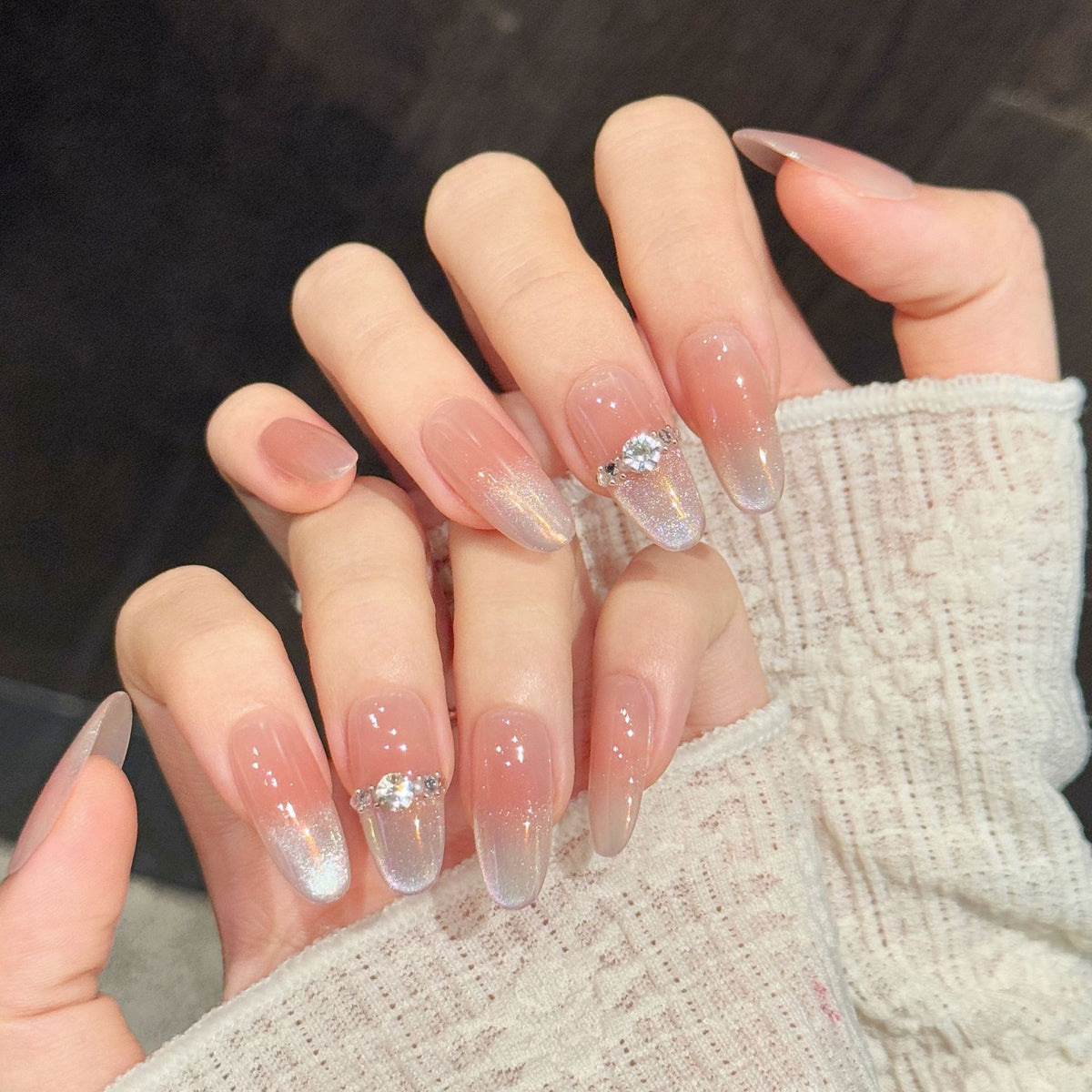 Aurora Crush | Medium Oval Press‑on Nails