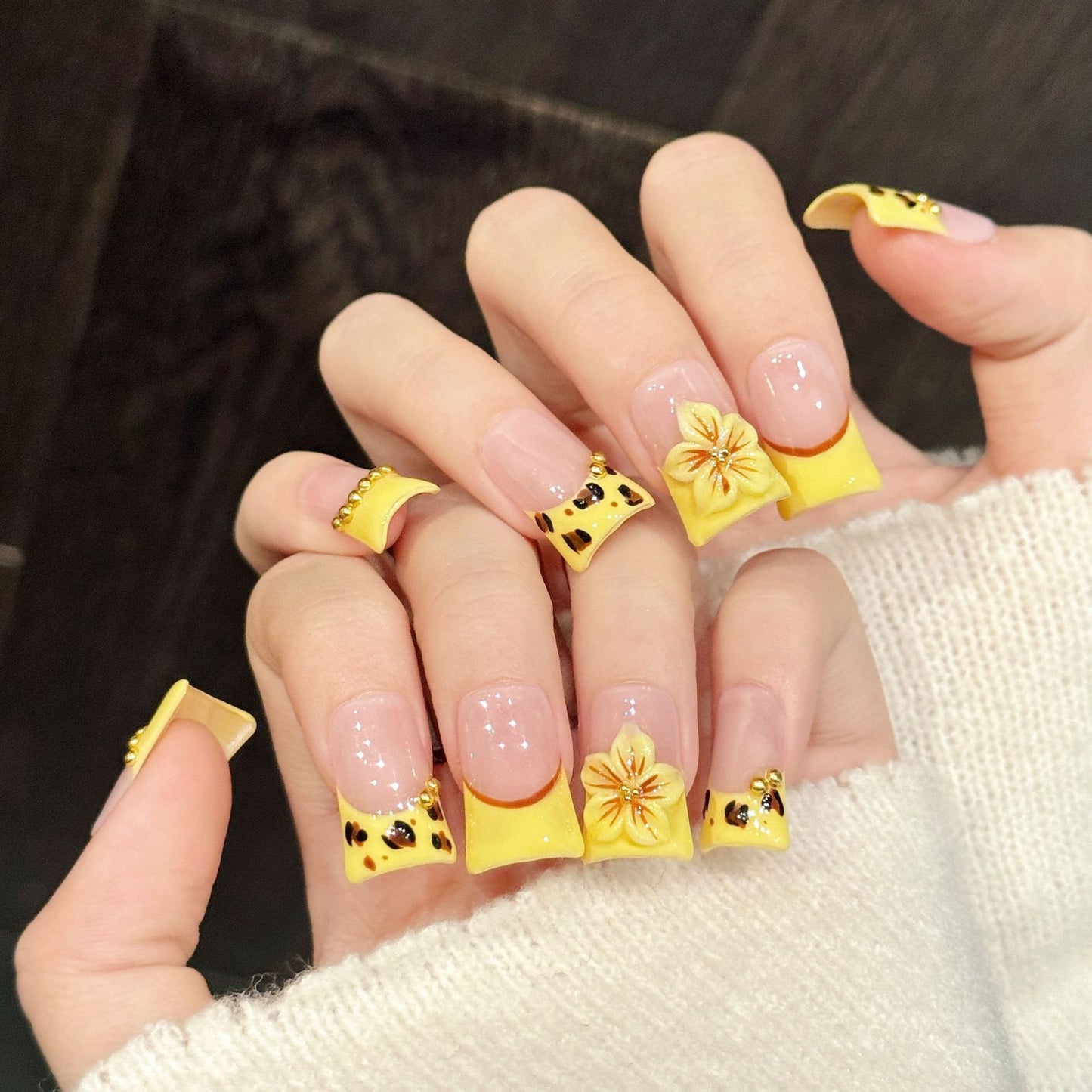 Sunny Leopard Bloom | Short Duck Press‑on Nails