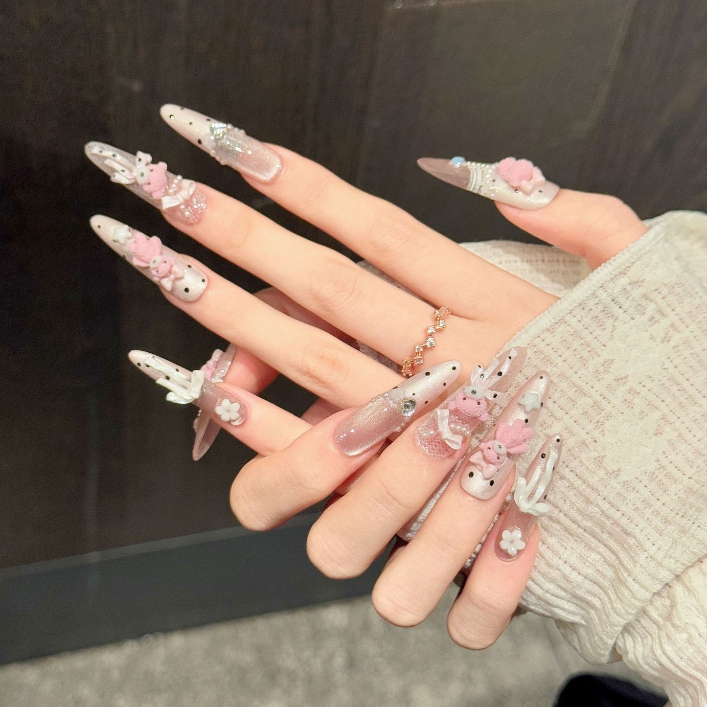 Bona Bear | Long Stiletto Press‑on Nails