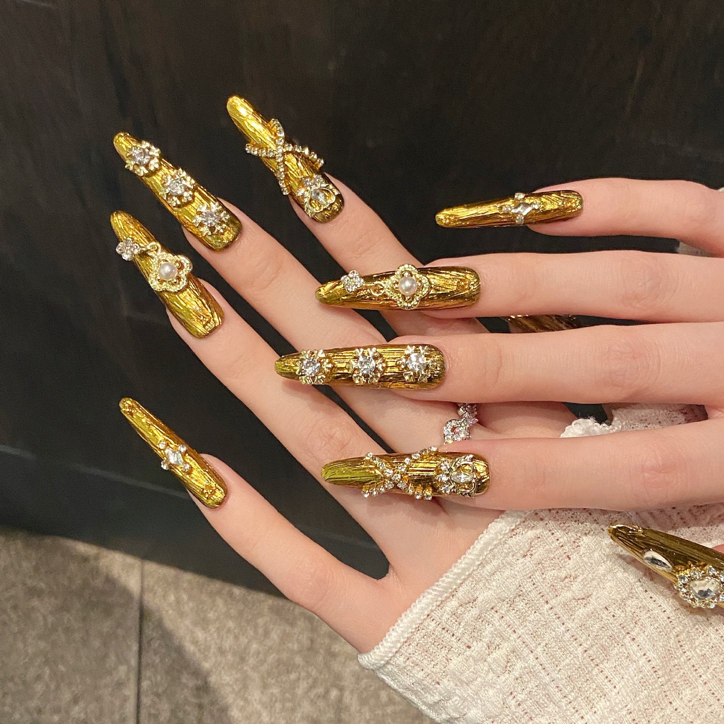 Giana Gold | Long Stiletto Press‑on Nails