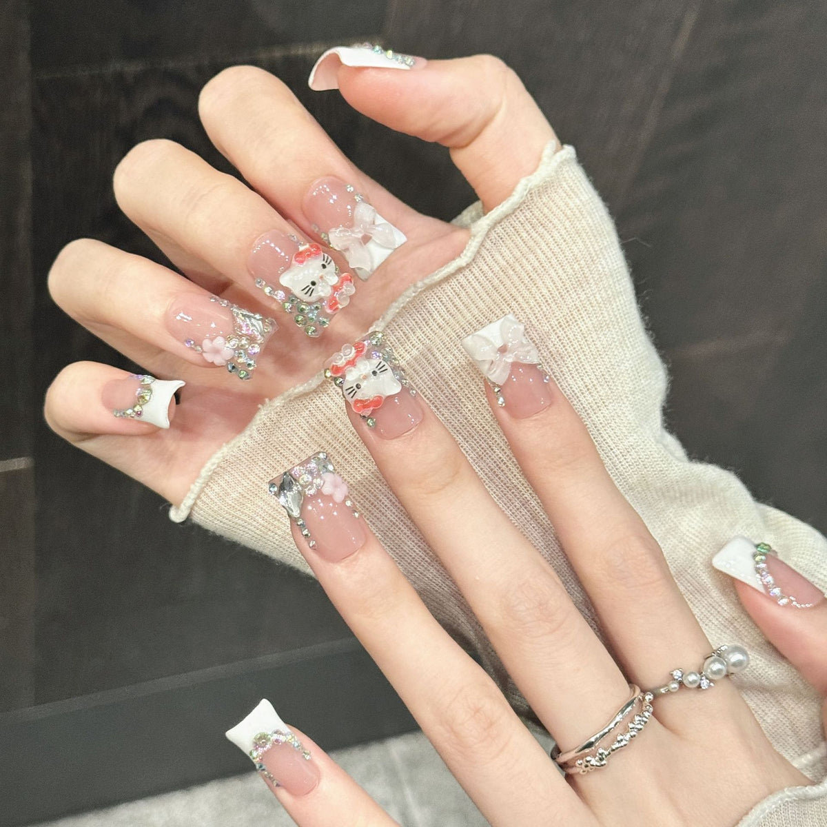 Creamy Kitty | Short Duck Press‑on Nails
