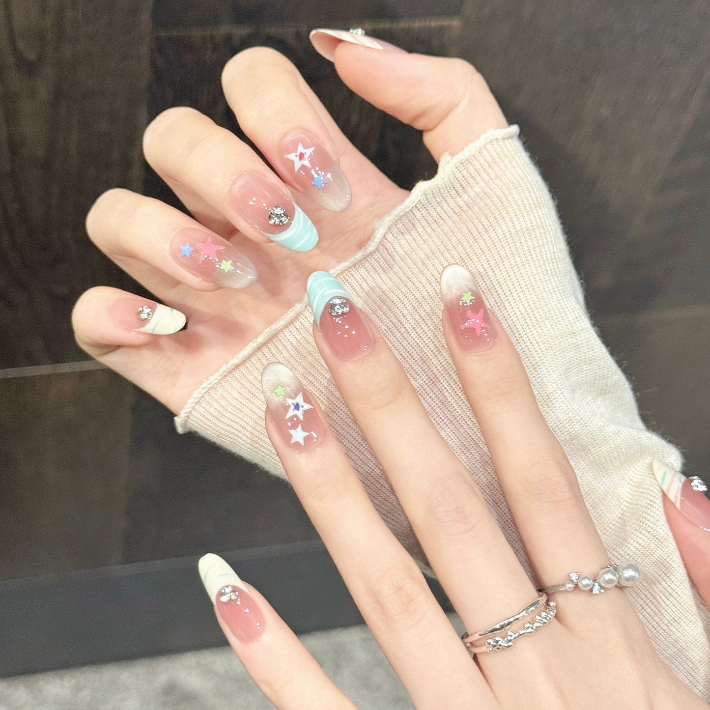 Sweet Star | Medium Oval Press‑on Nails