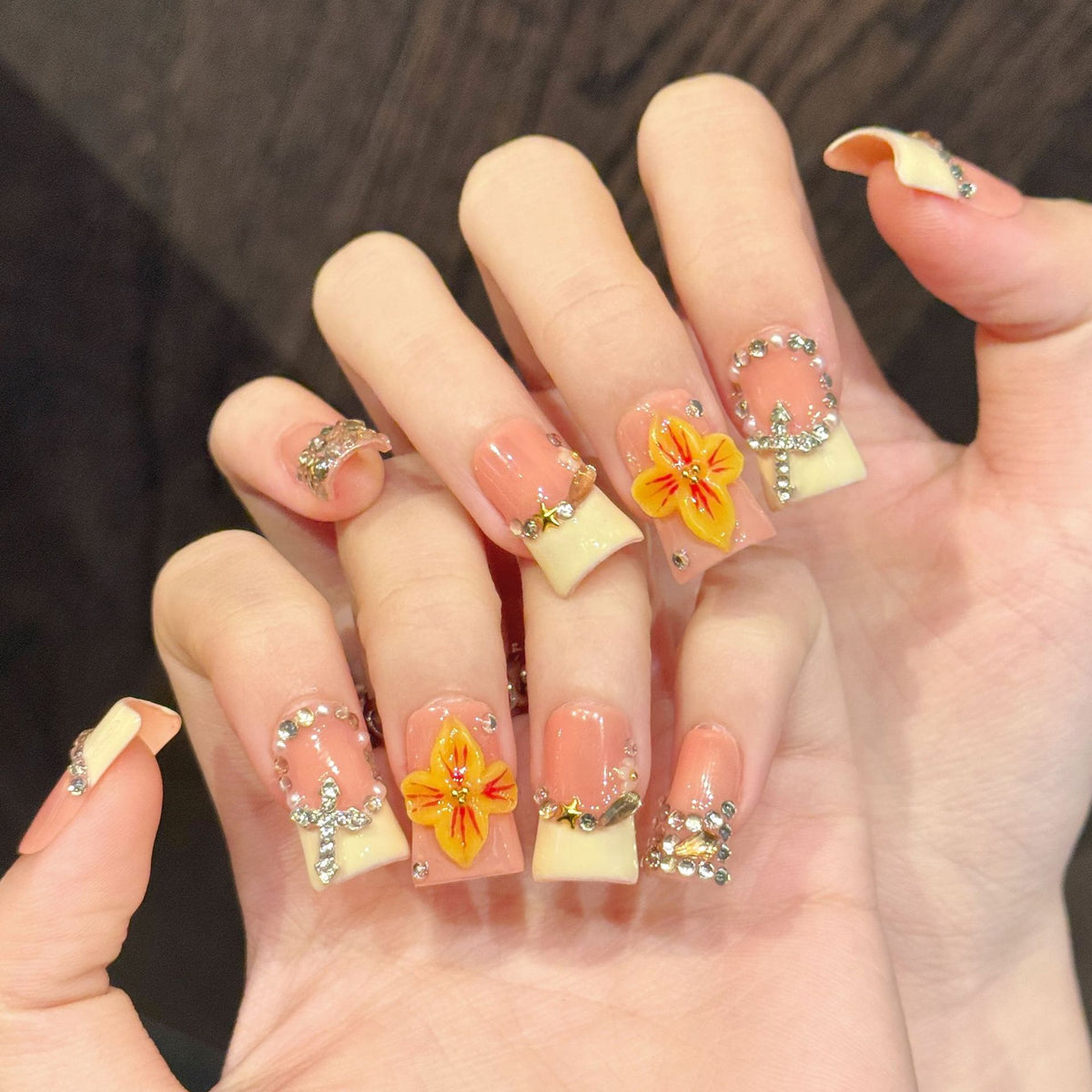 Tangerine Spark | Short Duck Press‑on Nails