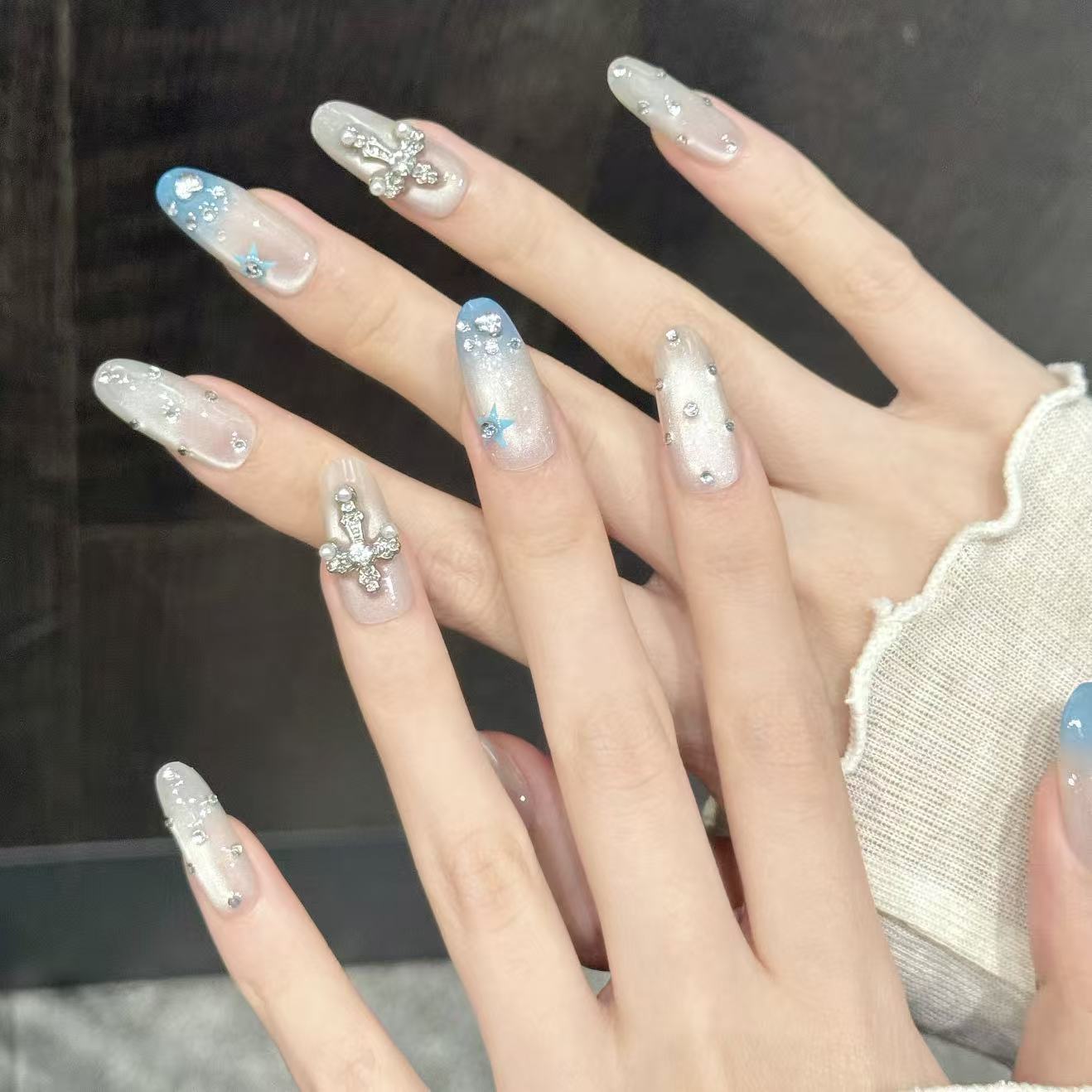 Sylthyr Neyos | Medium Oval Press‑on Nails