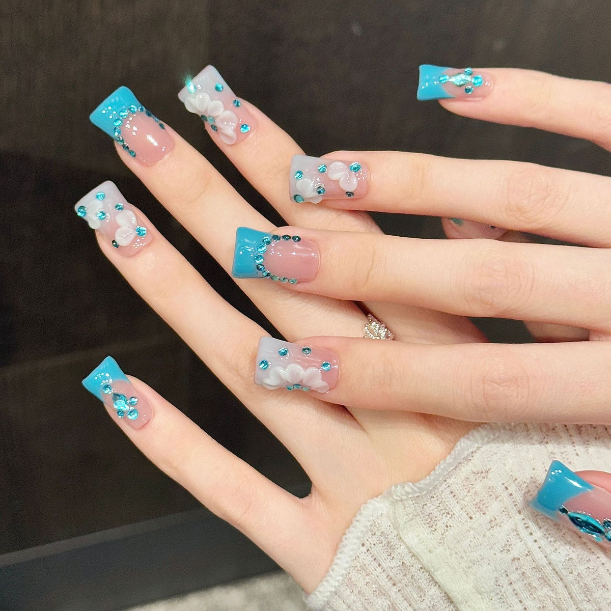 Aqua Cloud | Short Duck Press‑on Nails