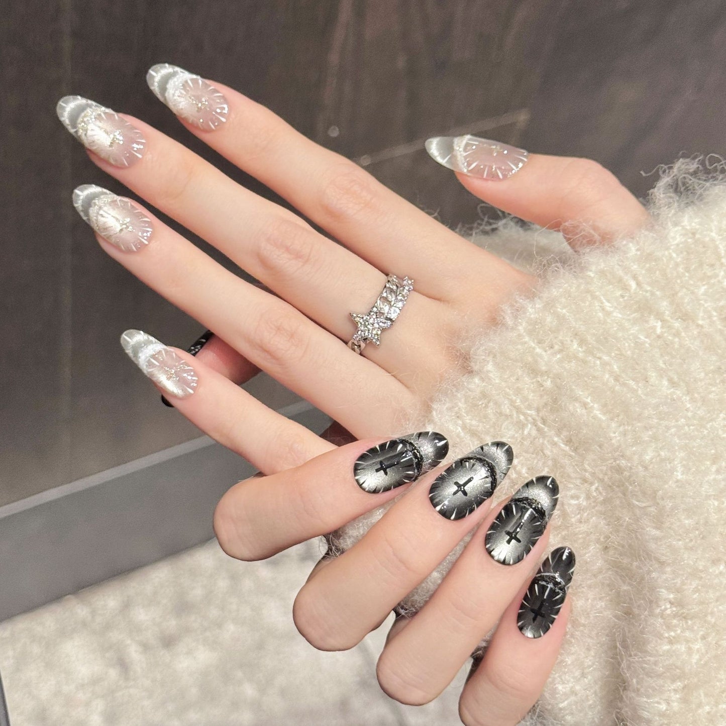 Silver Creed | Medium Oval Press‑on Nails
