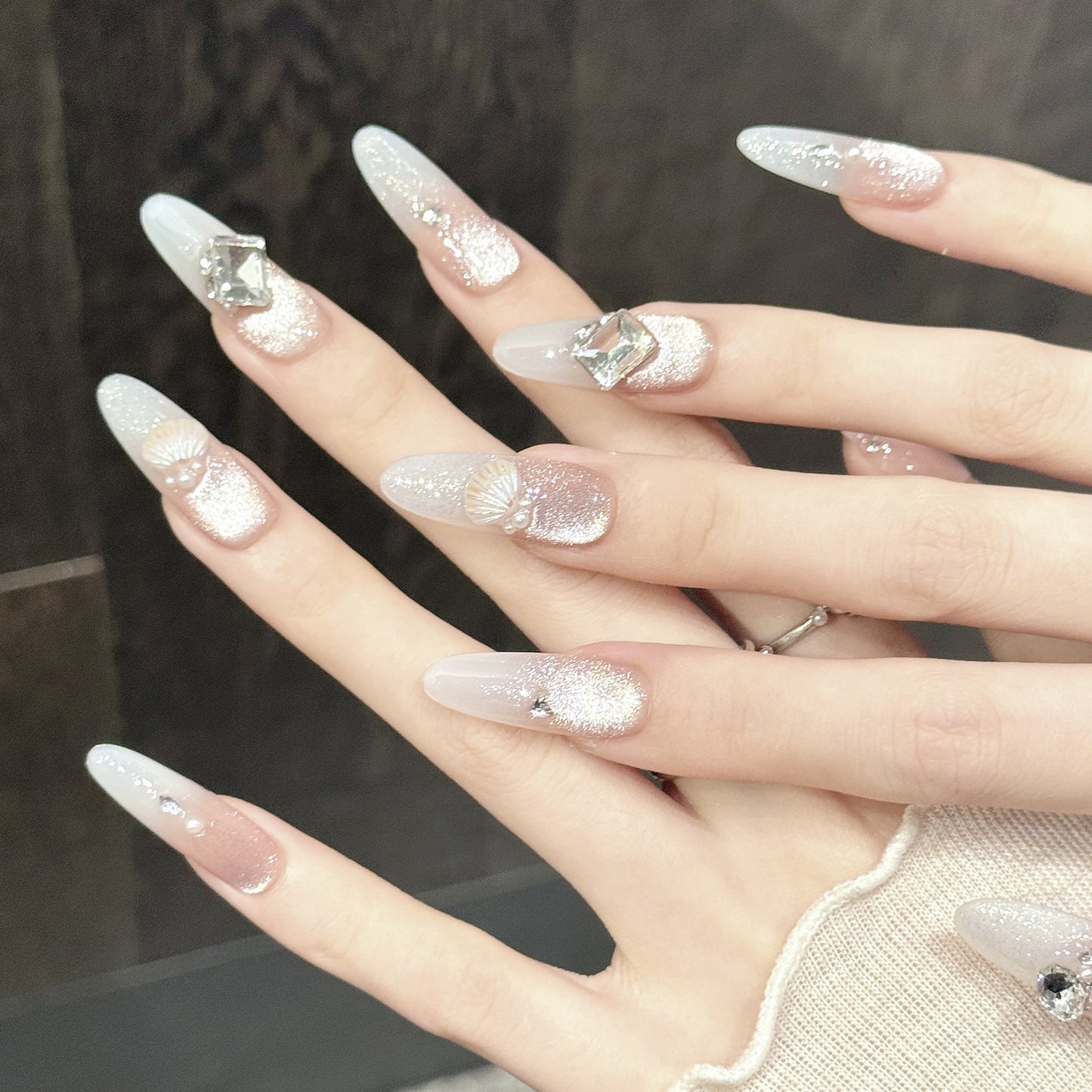 Coral Shell | Medium Almond Press‑on Nails