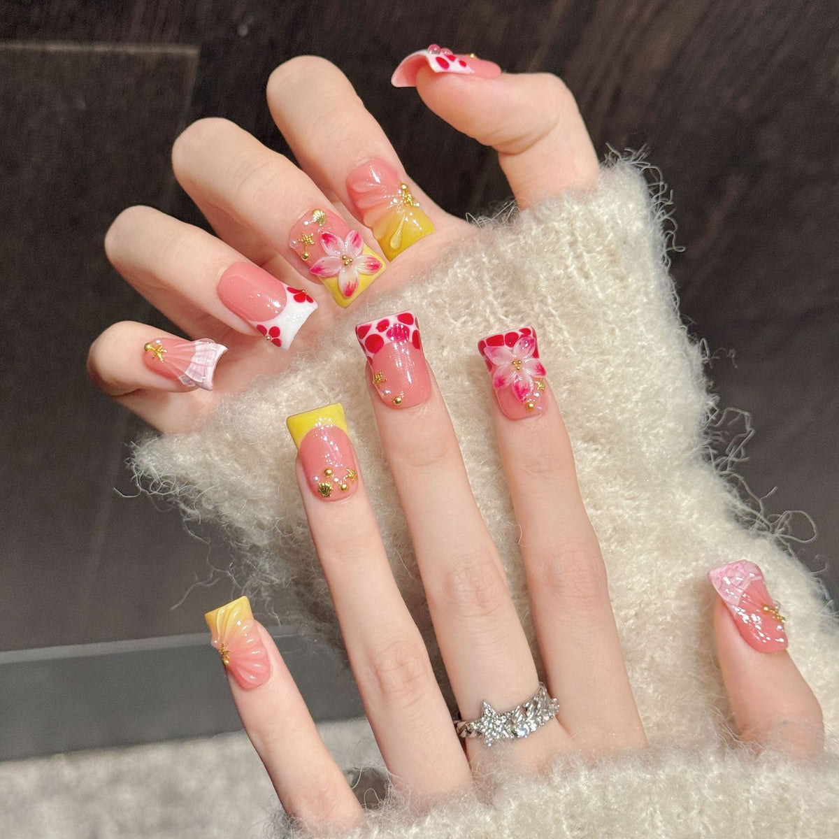 Coral Coast Glow | Short Duck Press‑on Nails