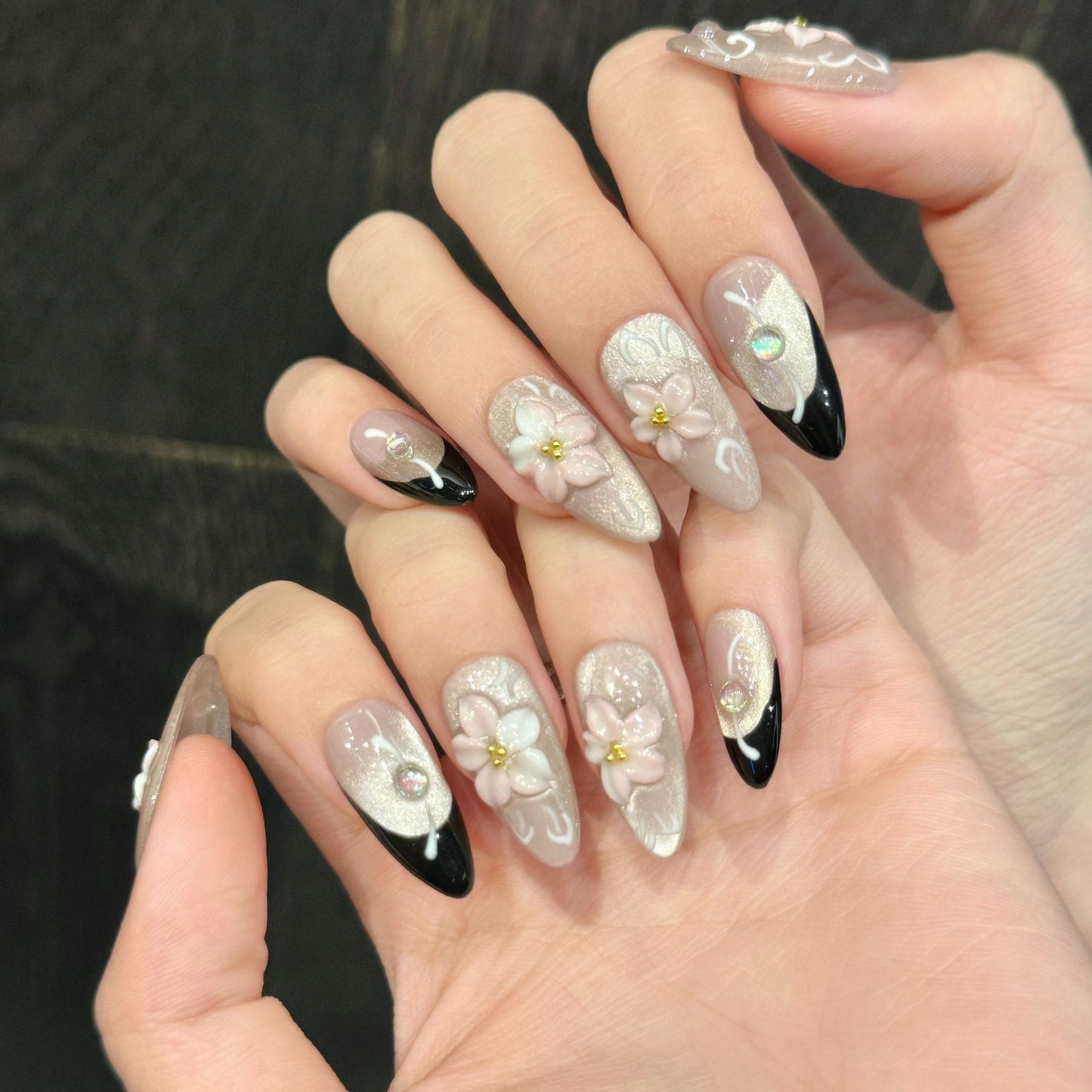 Roseate Kaelis | Medium Almond Press‑on Nails
