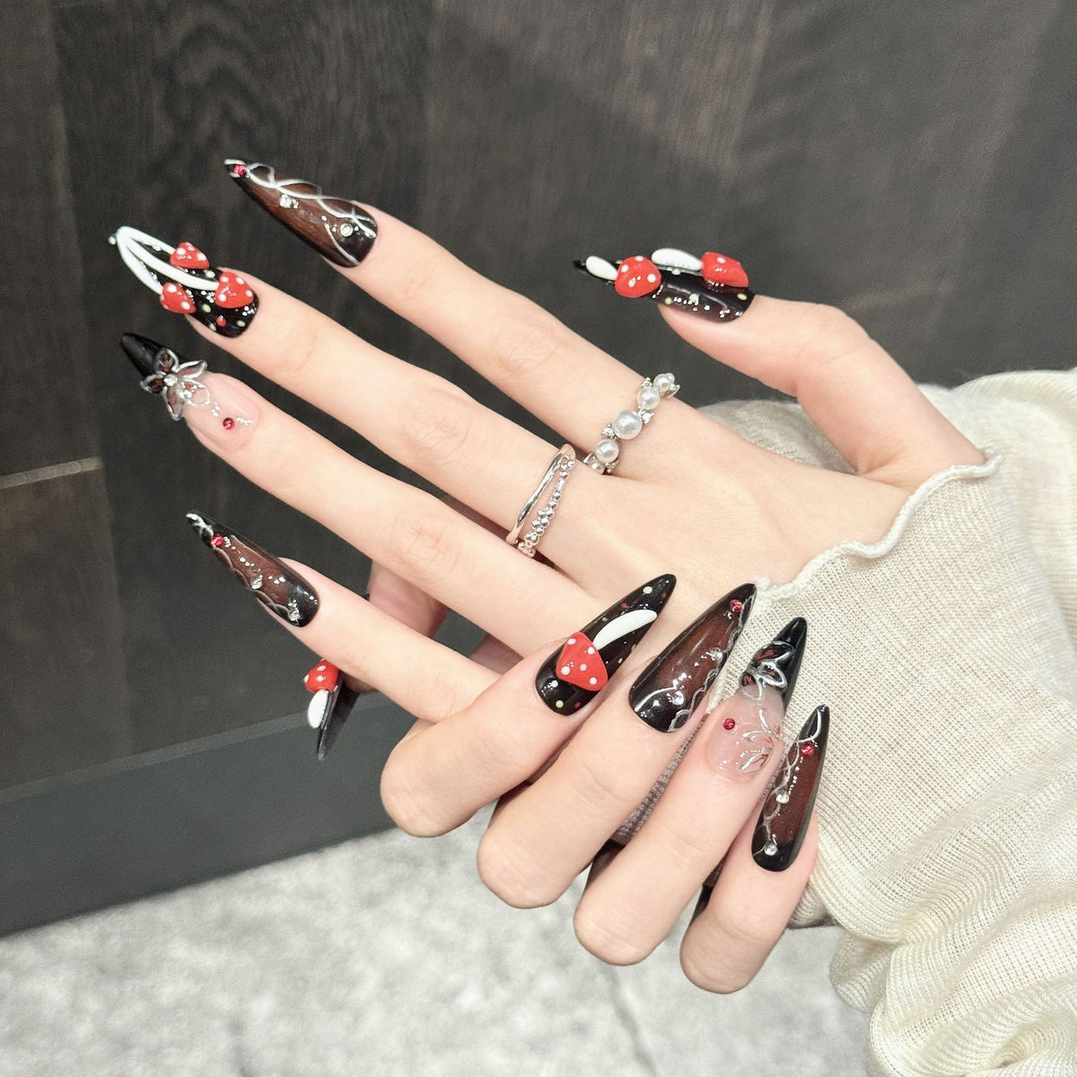 Night Fungi | Long Stiletto Press‑on Nails