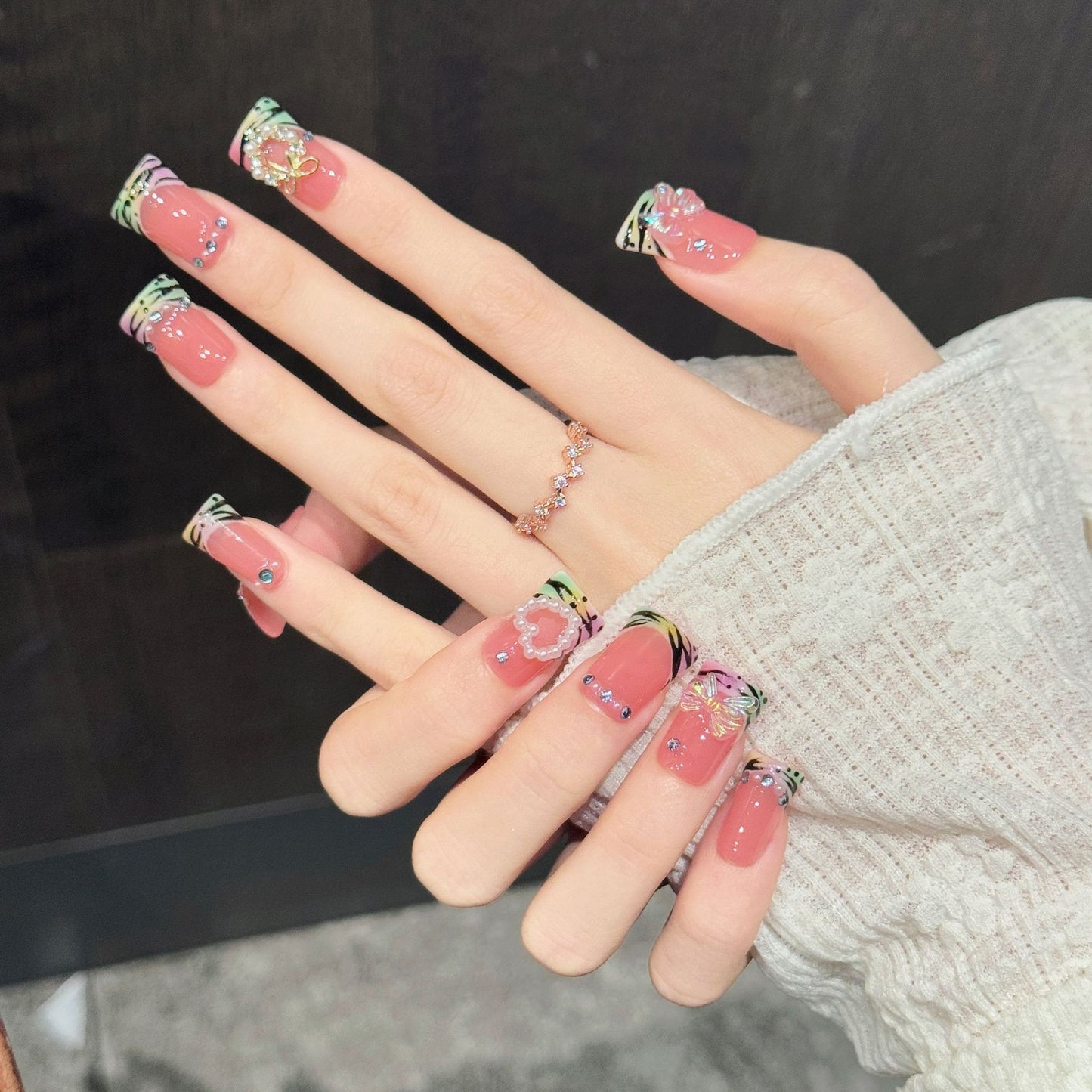 Coral Tiger Bow | Short Duck Press‑on Nails