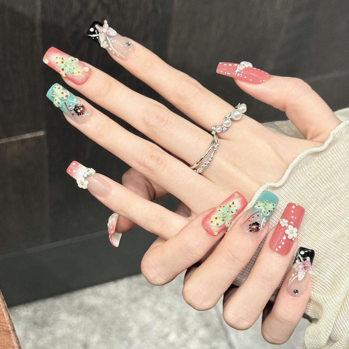 Scarlet Breeze | Long Square Press‑on Nails