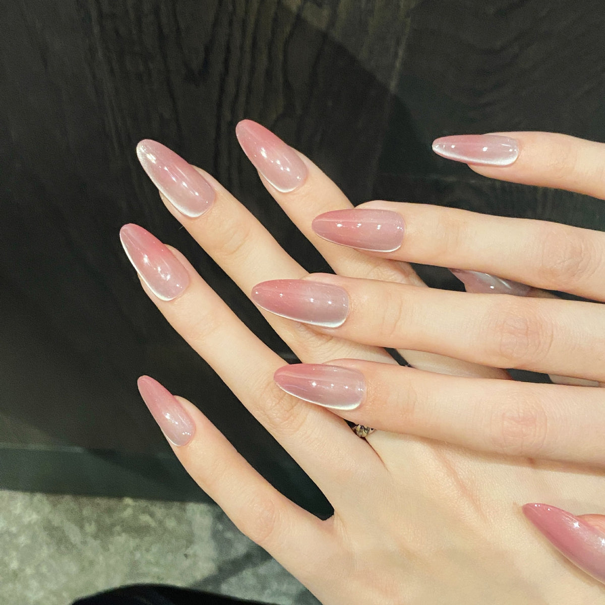 Berry Glow | Medium Oval Press‑on Nails