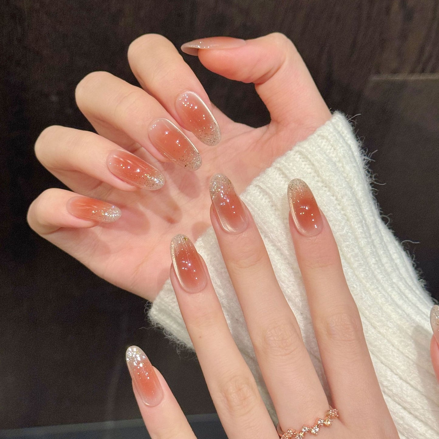 Peach Shimmer | Medium Oval Press‑on Nails