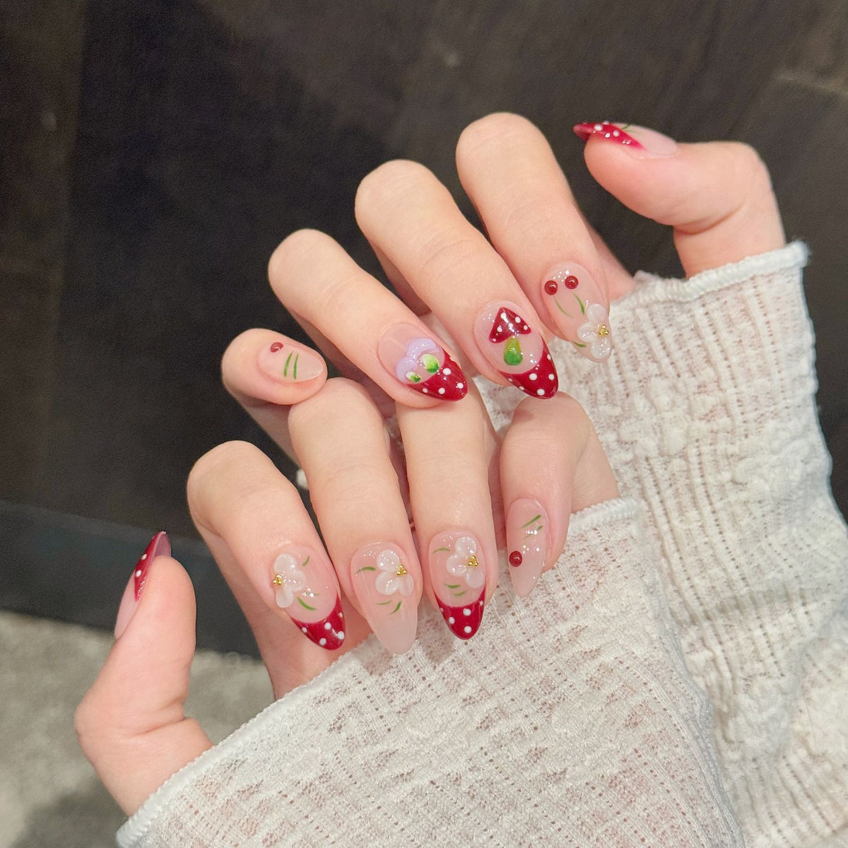 Red Forest Sprout | Short Almond Press‑on Nails