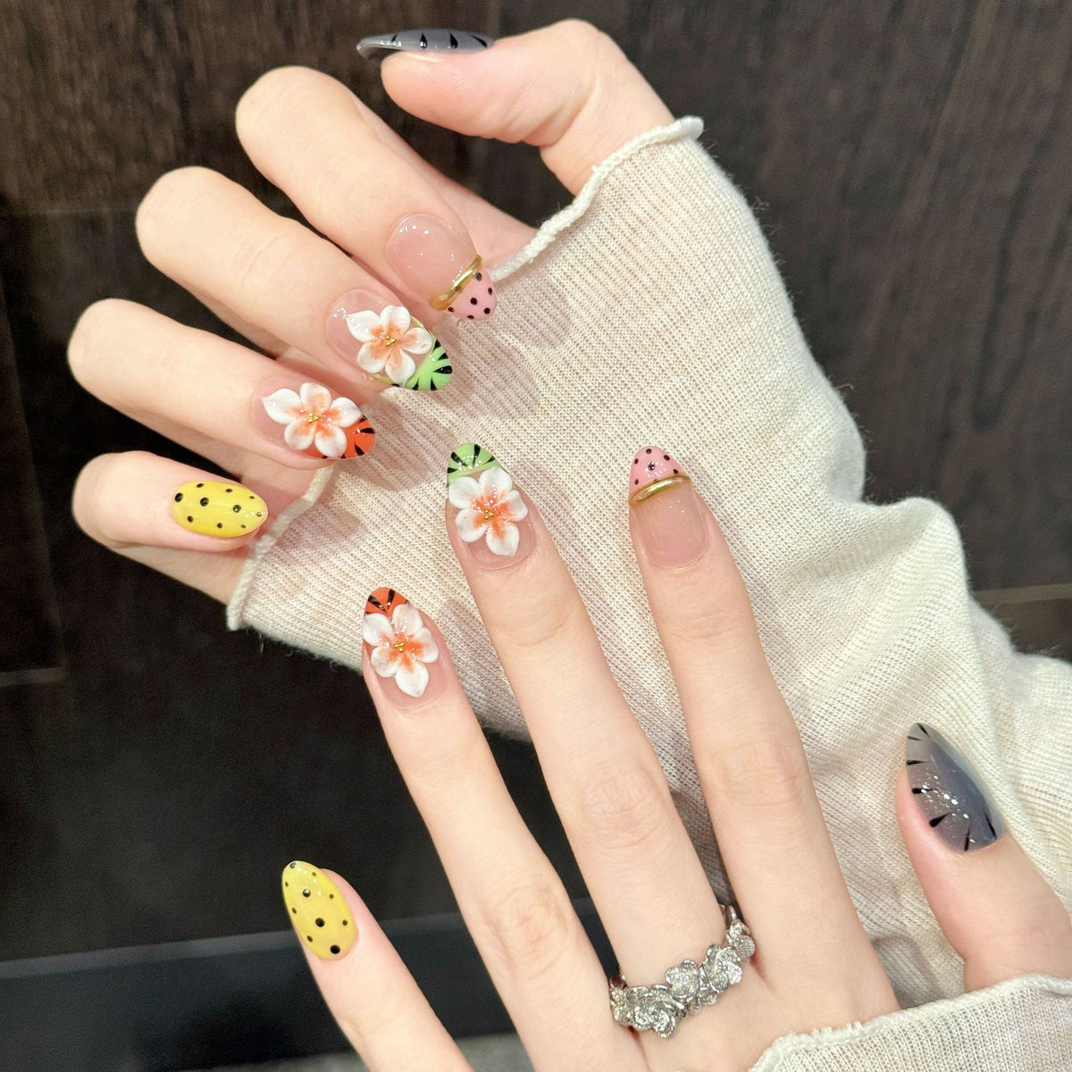 Tropic Dash | Short Almond Press‑on Nails