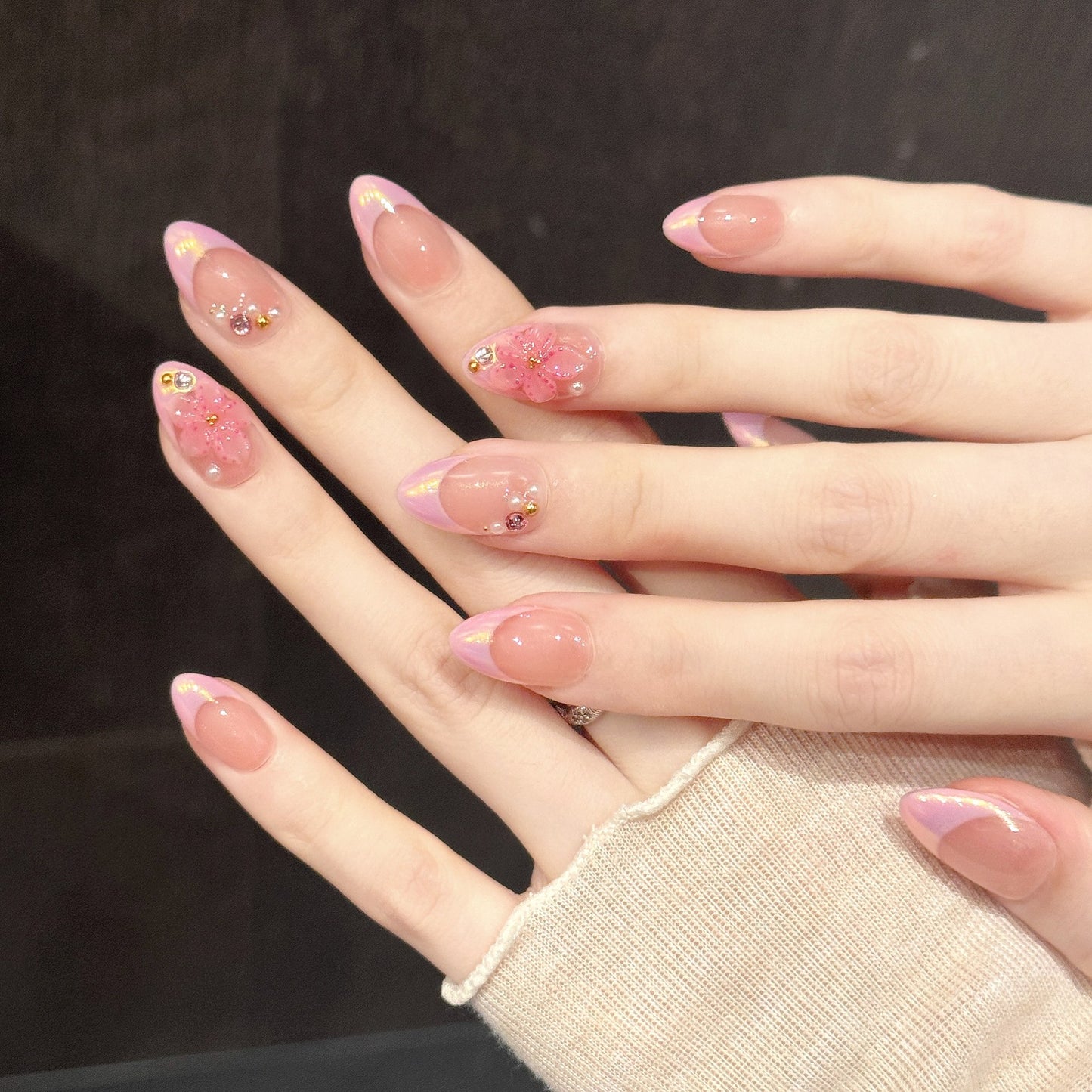 Rosy Halo | Short Almond Press‑on Nails