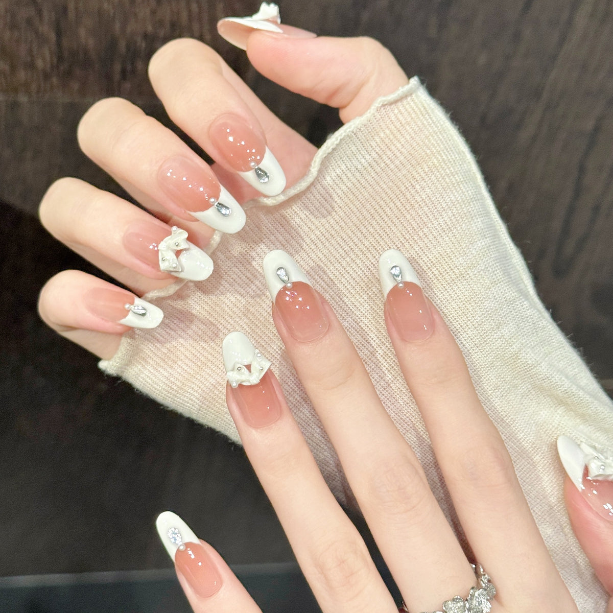 Peach Glow | Medium Oval Press‑on Nails