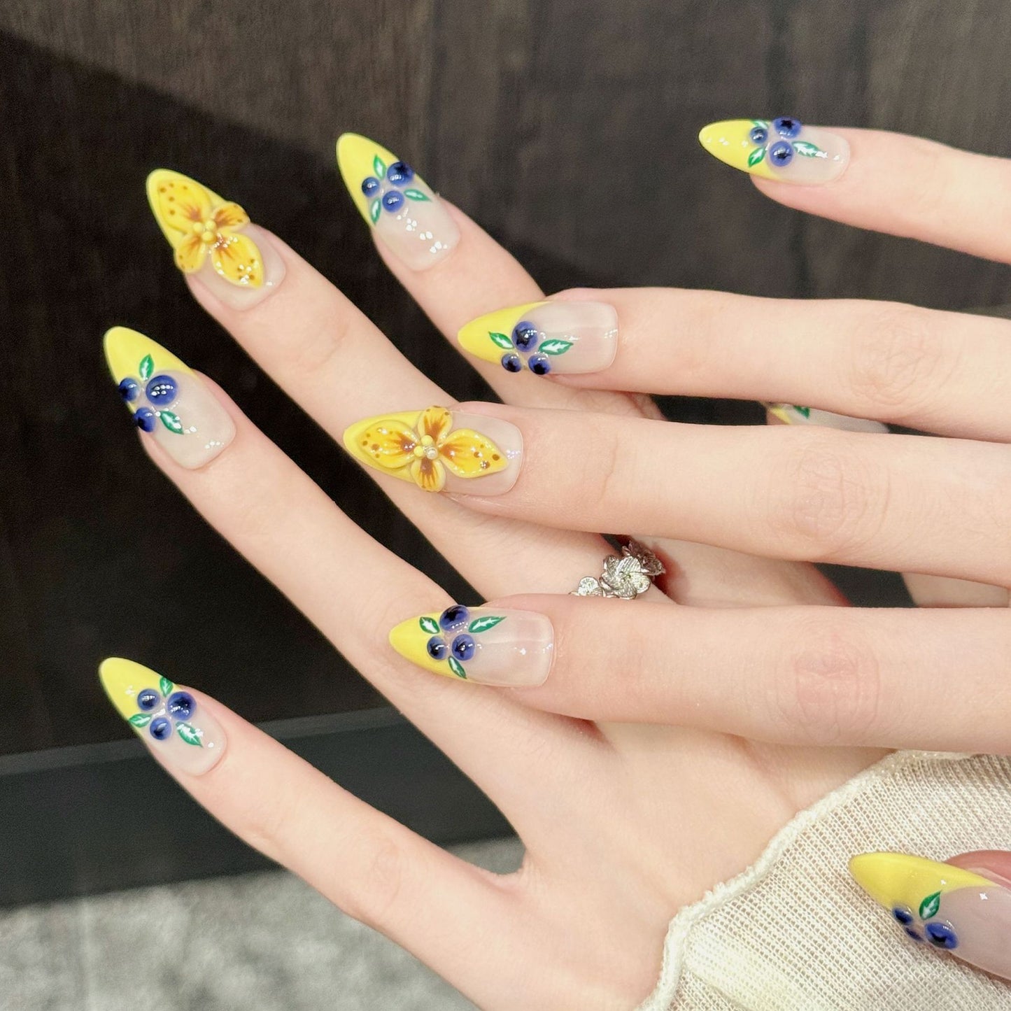 Sunny Berry | Medium Almond Press‑on Nails