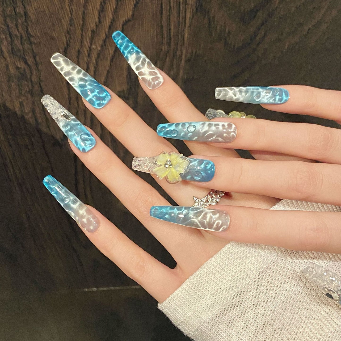 Zora Wave | Long Coffin Press‑on Nails