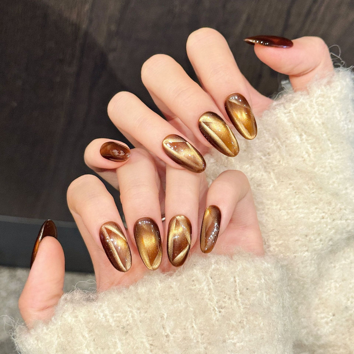 Amber Lux | Medium Oval Press‑on Nails