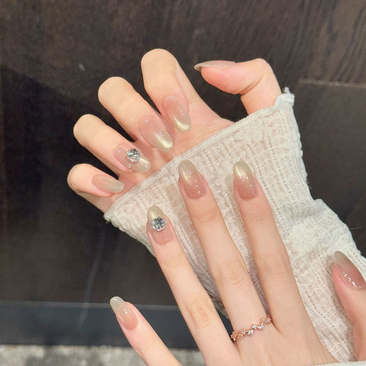Peach Gleam Gem | Short Oval Press‑on Nails