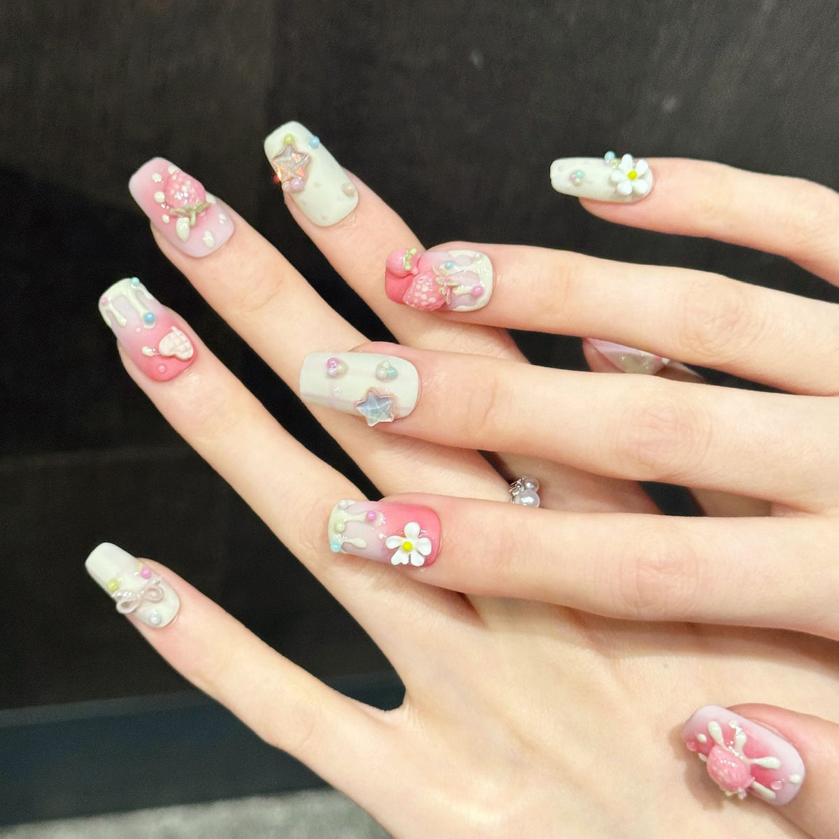 Strawberry Glow | Medium Square Press‑on Nails