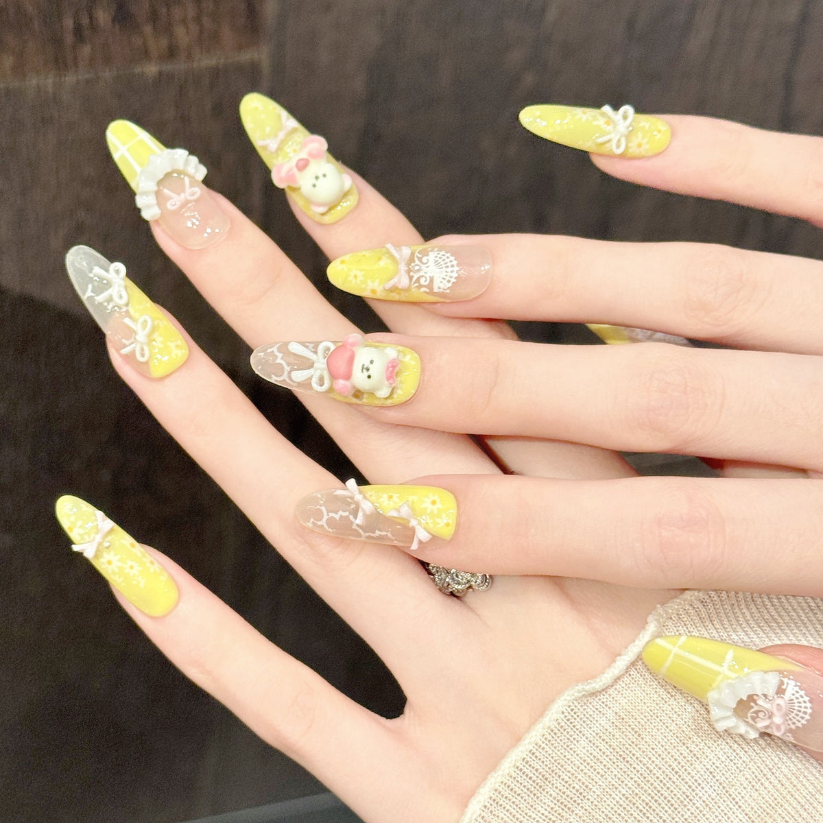Sunny Teddy | Long Oval Press‑on Nails