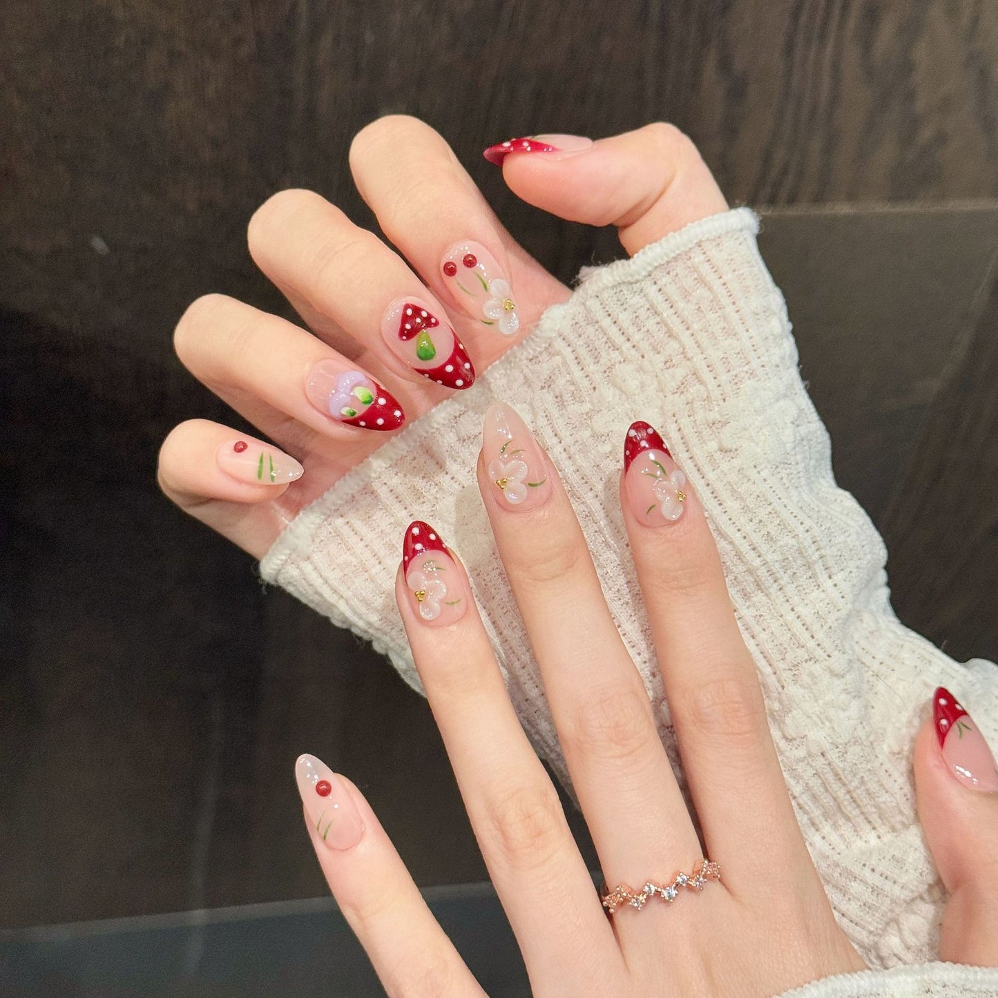 Red Forest Sprout | Short Almond Press‑on Nails
