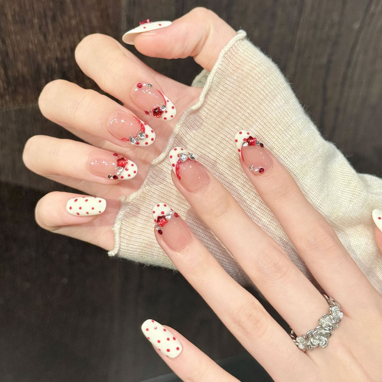 Cream Bow | Short Oval Press‑on Nails
