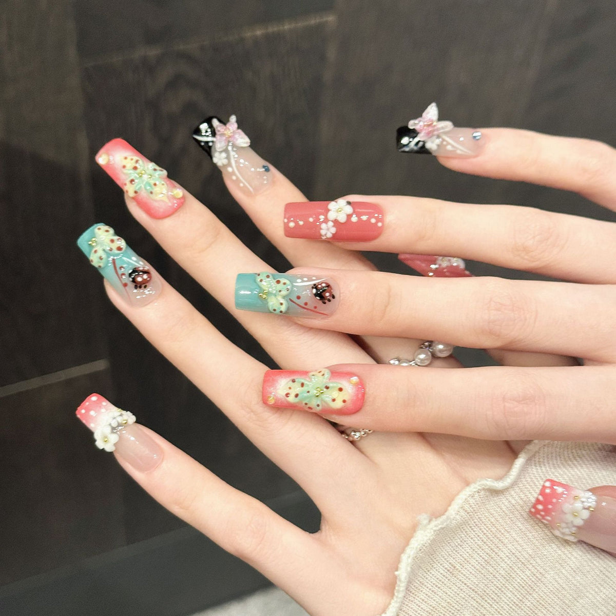 Scarlet Breeze | Long Square Press‑on Nails