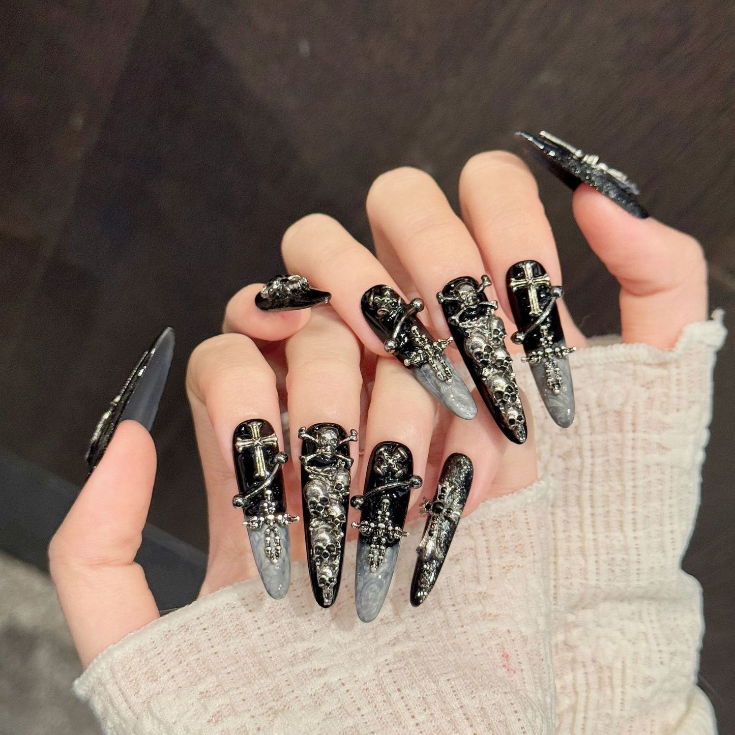 Vanta Reign | Long Stiletto Press‑on Nails