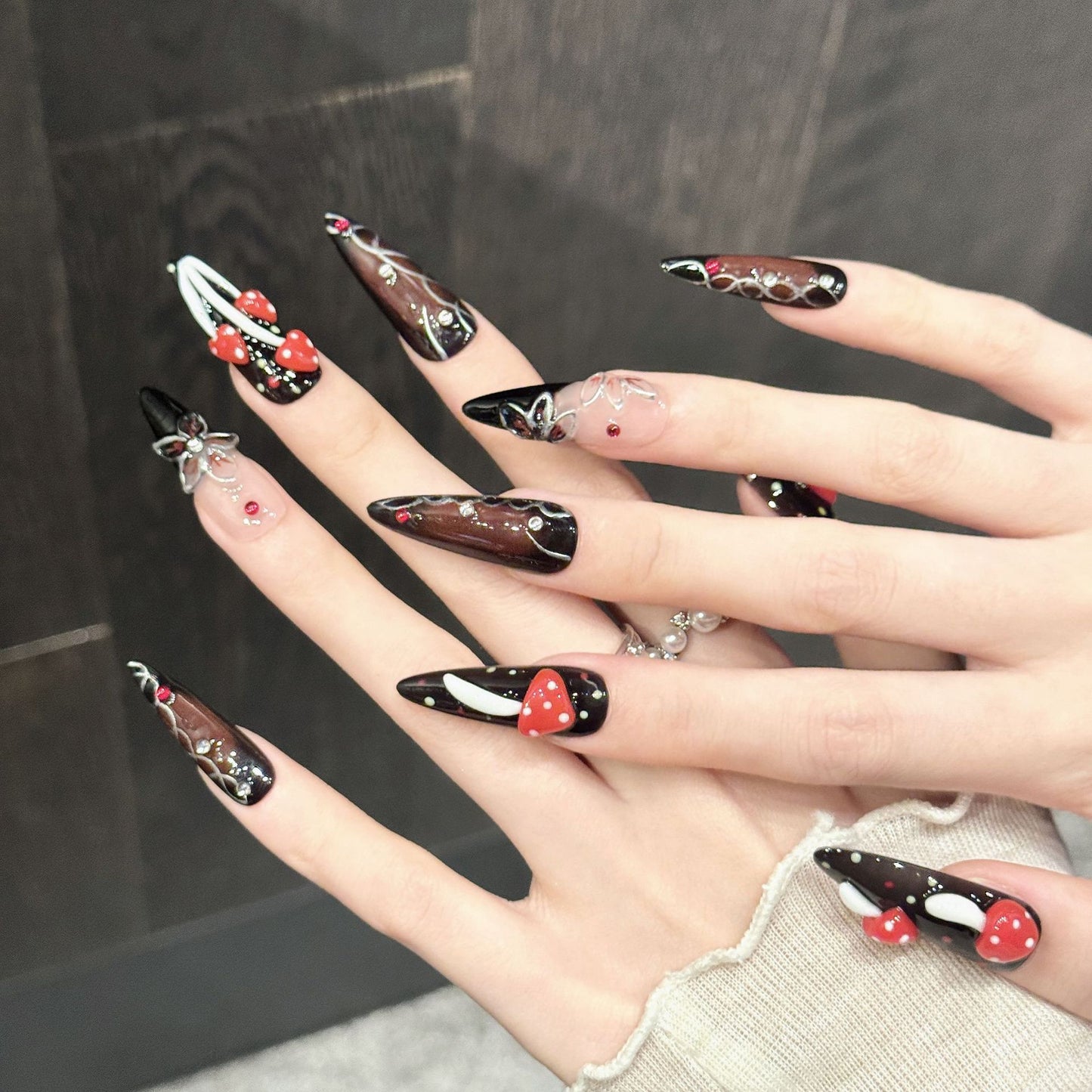 Night Fungi | Long Stiletto Press‑on Nails