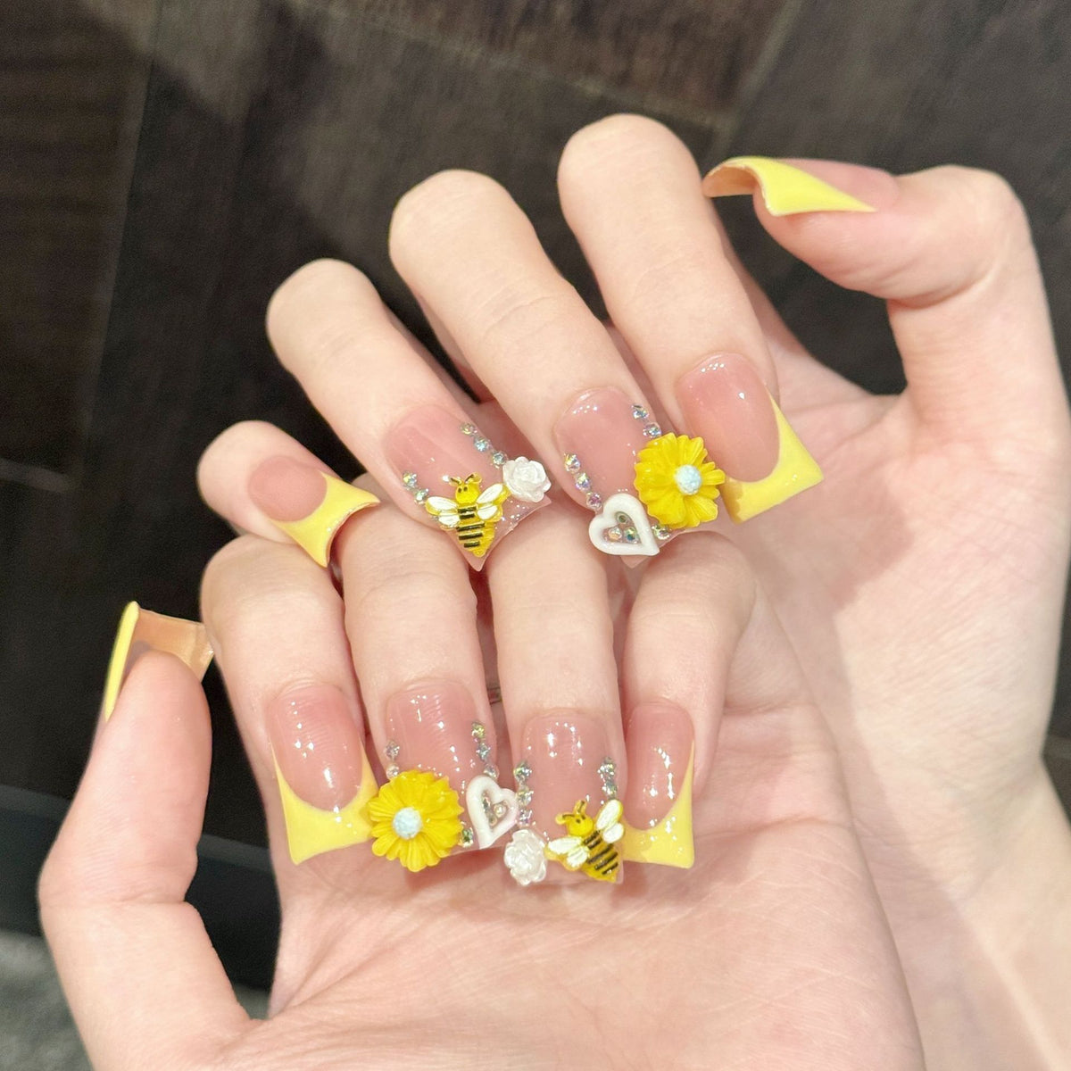 Honey Daisy | Short Duck Press‑on Nails