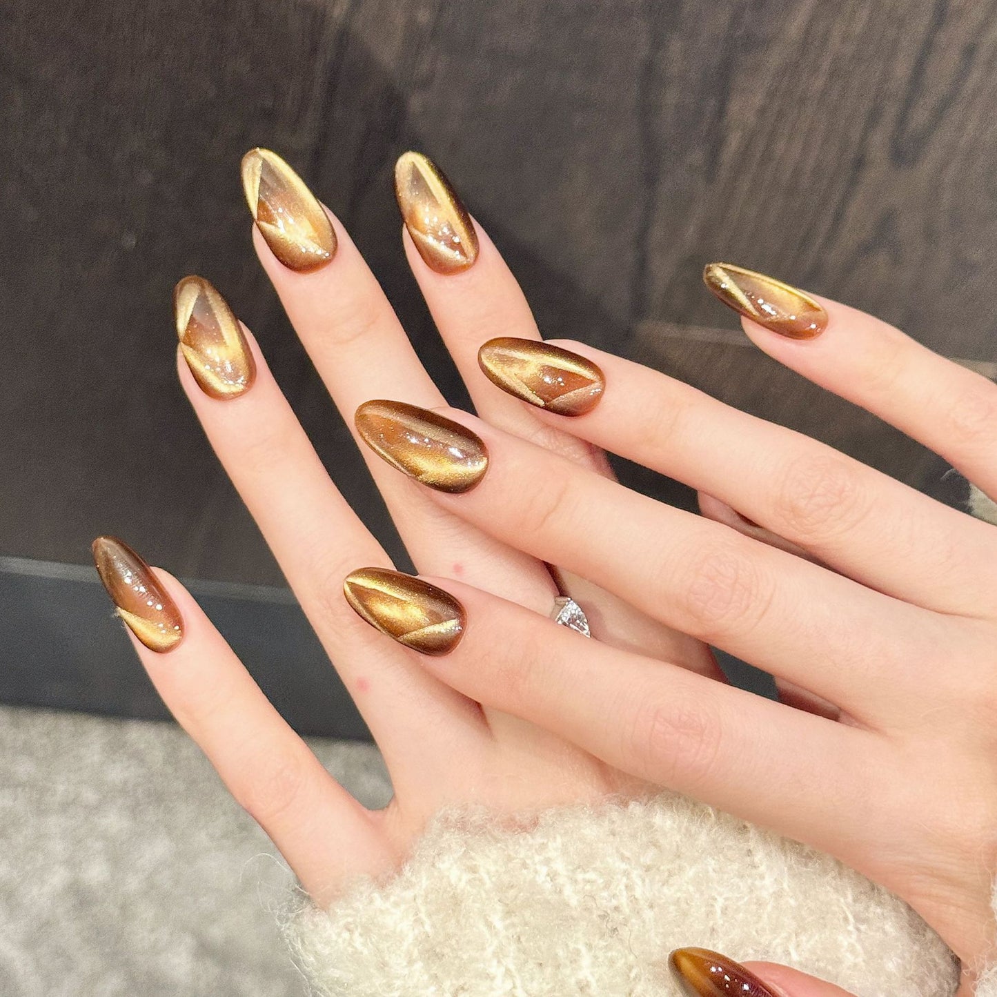 Amber Lux | Medium Oval Press‑on Nails
