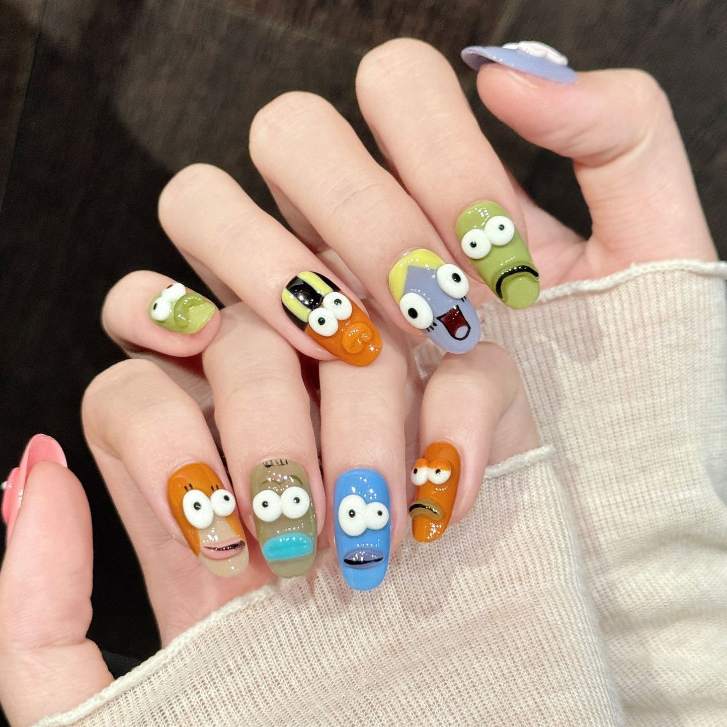 Fun Folk | Medium Oval Press‑on Nails