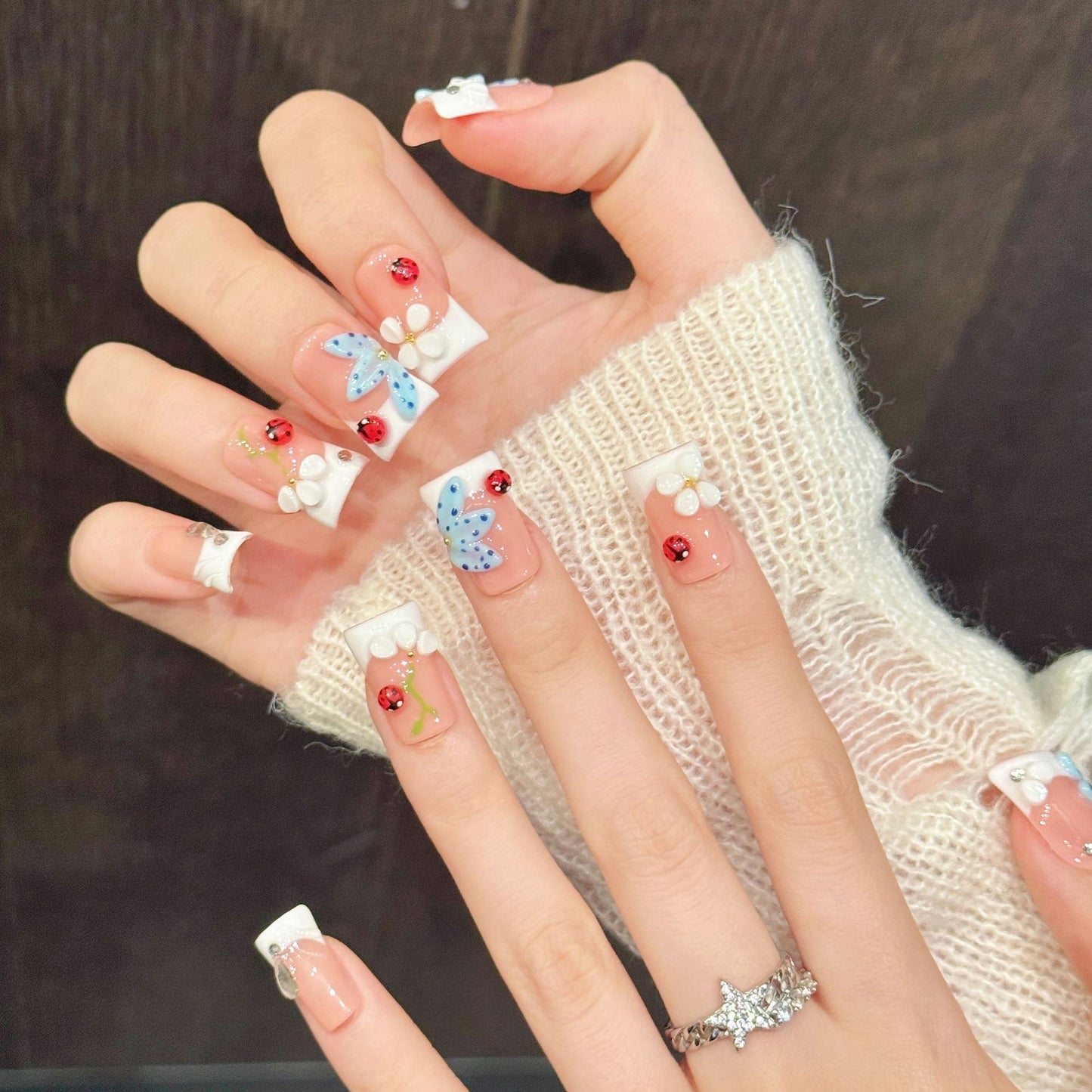 Ladybug Garden | Short Duck Press‑on Nails