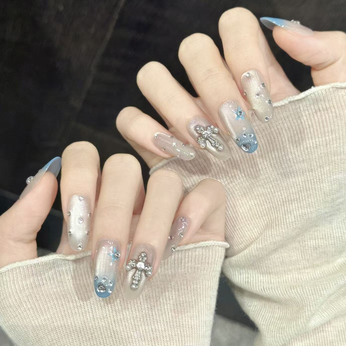 Sylthyr Neyos | Medium Oval Press‑on Nails