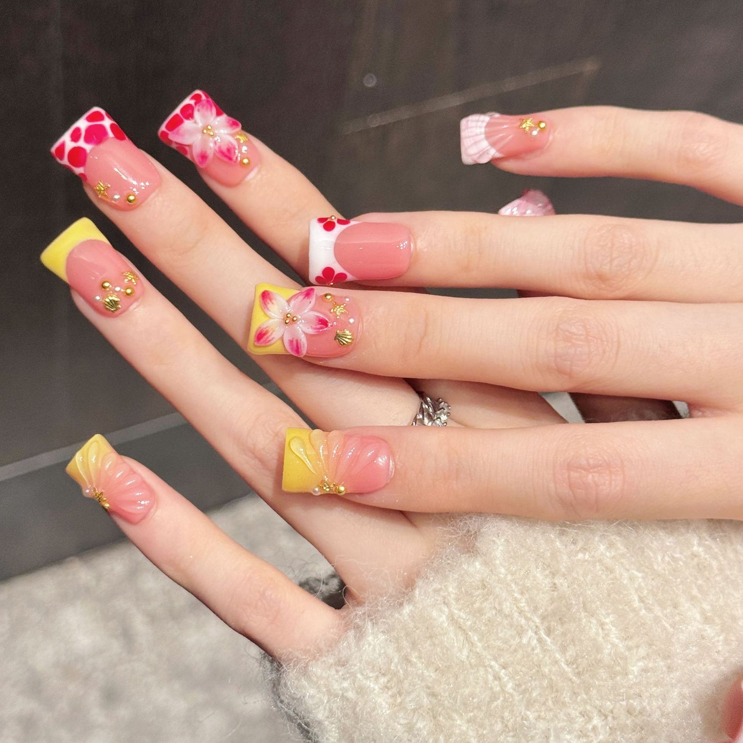 Coral Coast Glow | Short Duck Press‑on Nails