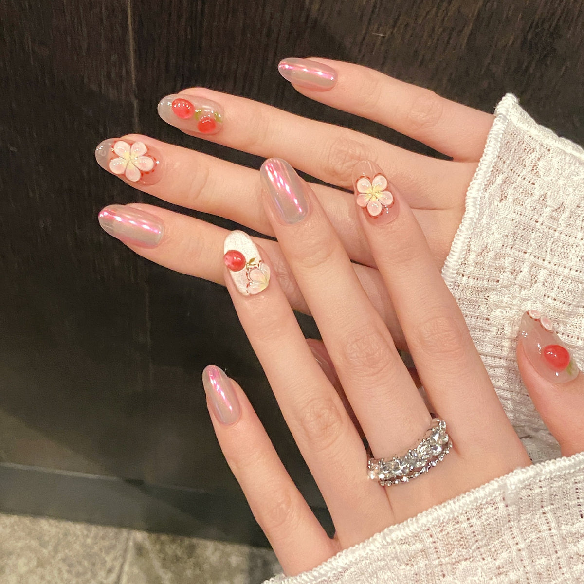 Strawberry Bubbly | Short Oval Press‑on Nails