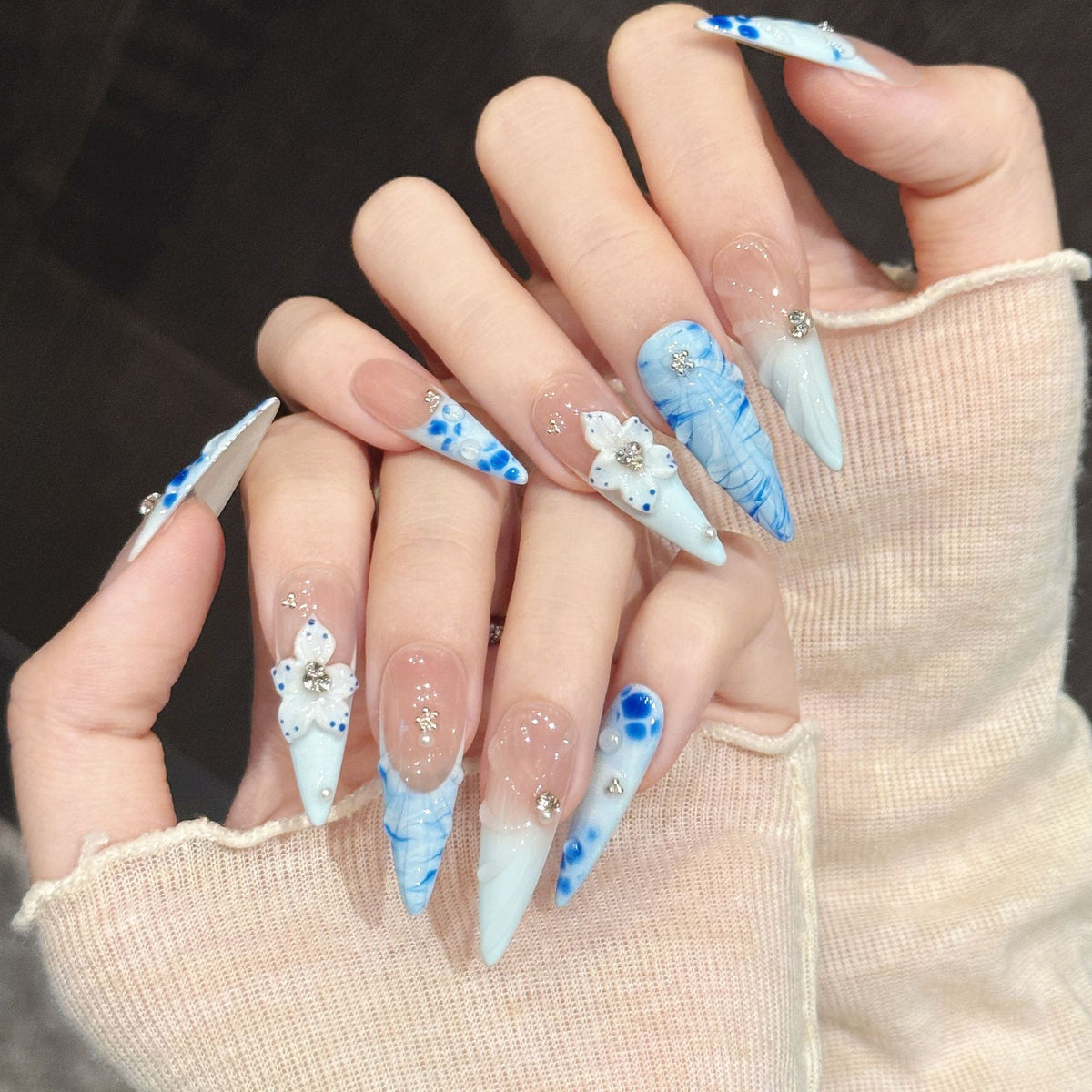 Sea Petal | Long Stiletto Press‑on Nails