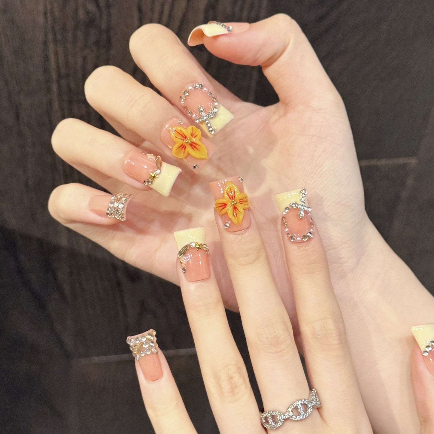 Tangerine Spark | Short Duck Press‑on Nails
