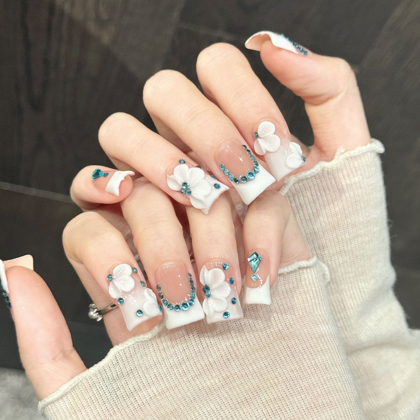 Aqua Petal | Short Duck Press‑on Nails