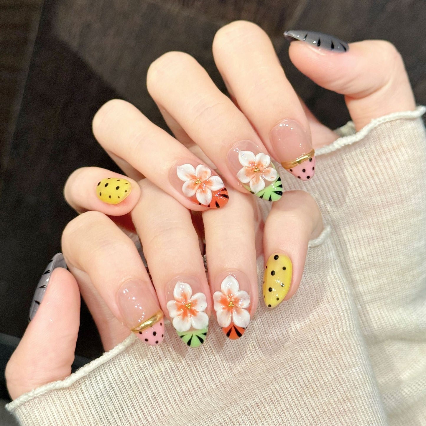 Tropic Dash | Short Almond Press‑on Nails