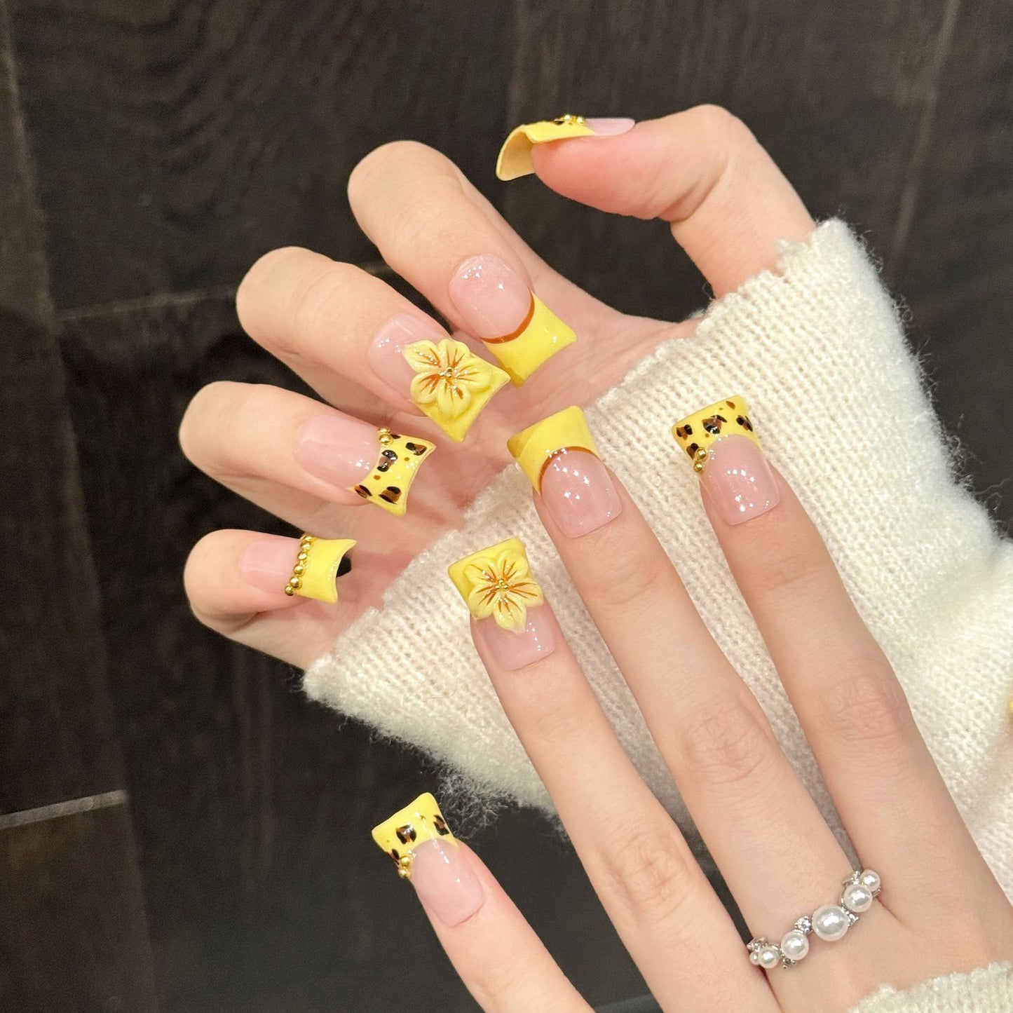 Sunny Leopard Bloom | Short Duck Press‑on Nails