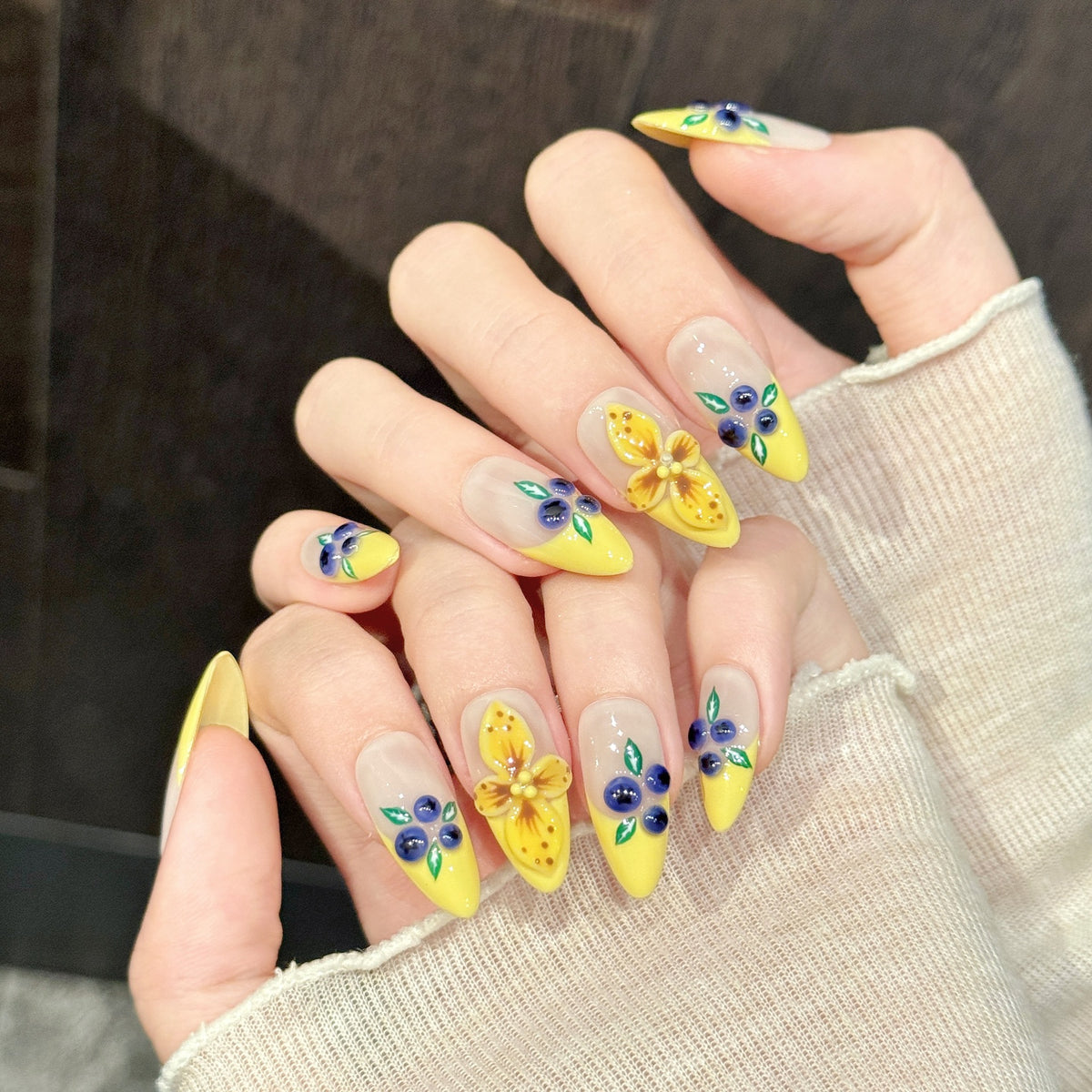 Sunny Berry | Medium Almond Press‑on Nails