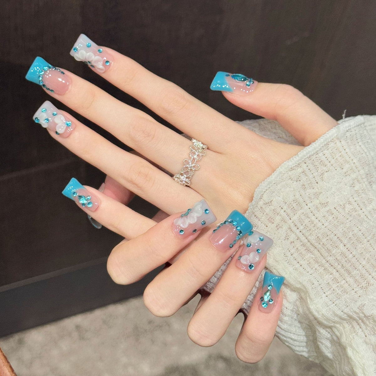 Aqua Cloud | Short Duck Press‑on Nails