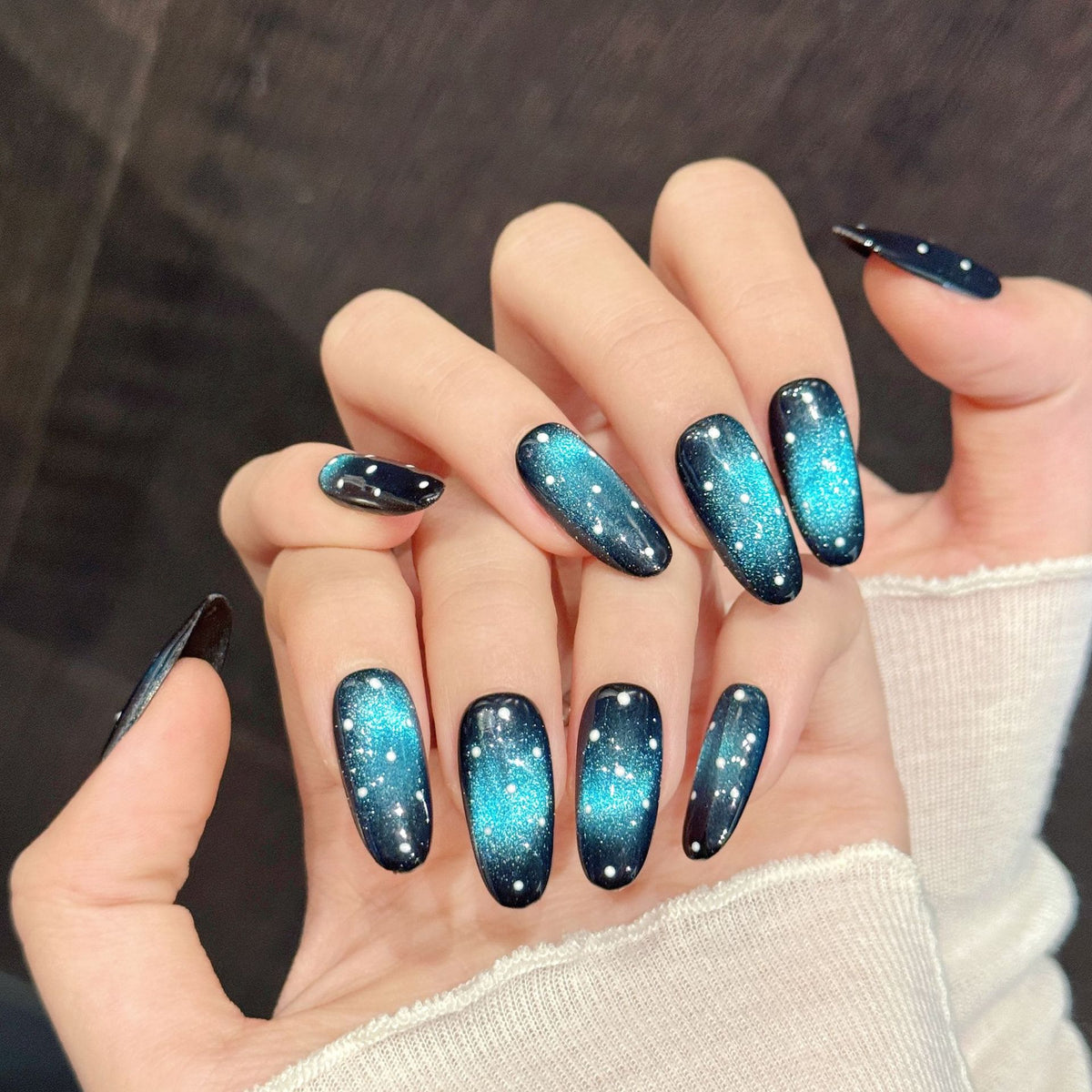 Night Spark | Medium Oval Press‑on Nails
