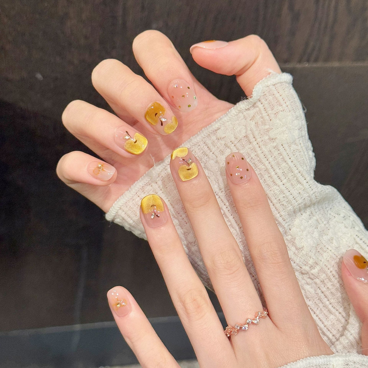 Golden Apple Bow | Short Square Press‑on Nails
