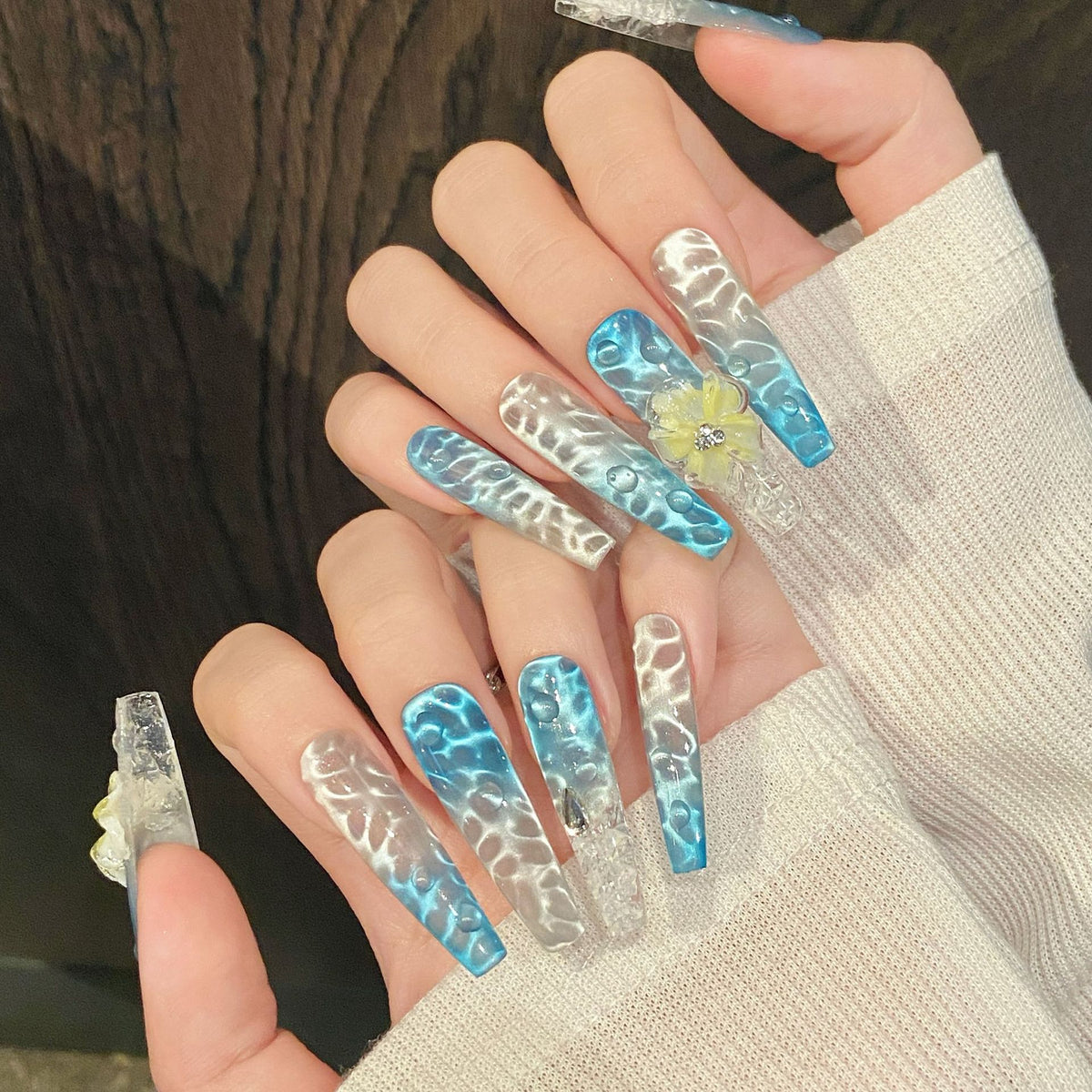 Zora Wave | Long Coffin Press‑on Nails